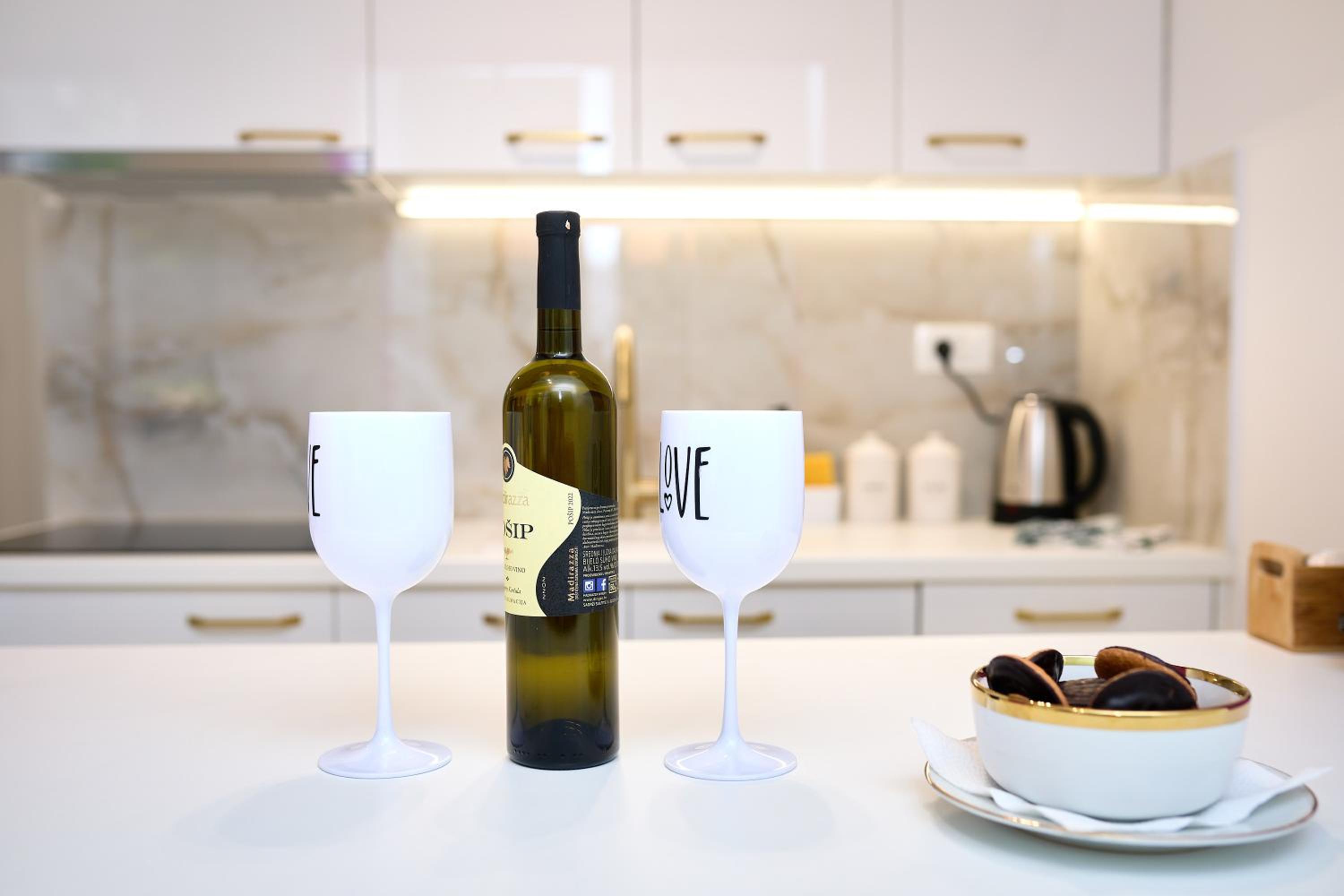 GOLDEN ROSE - walking distance 1 km from old town