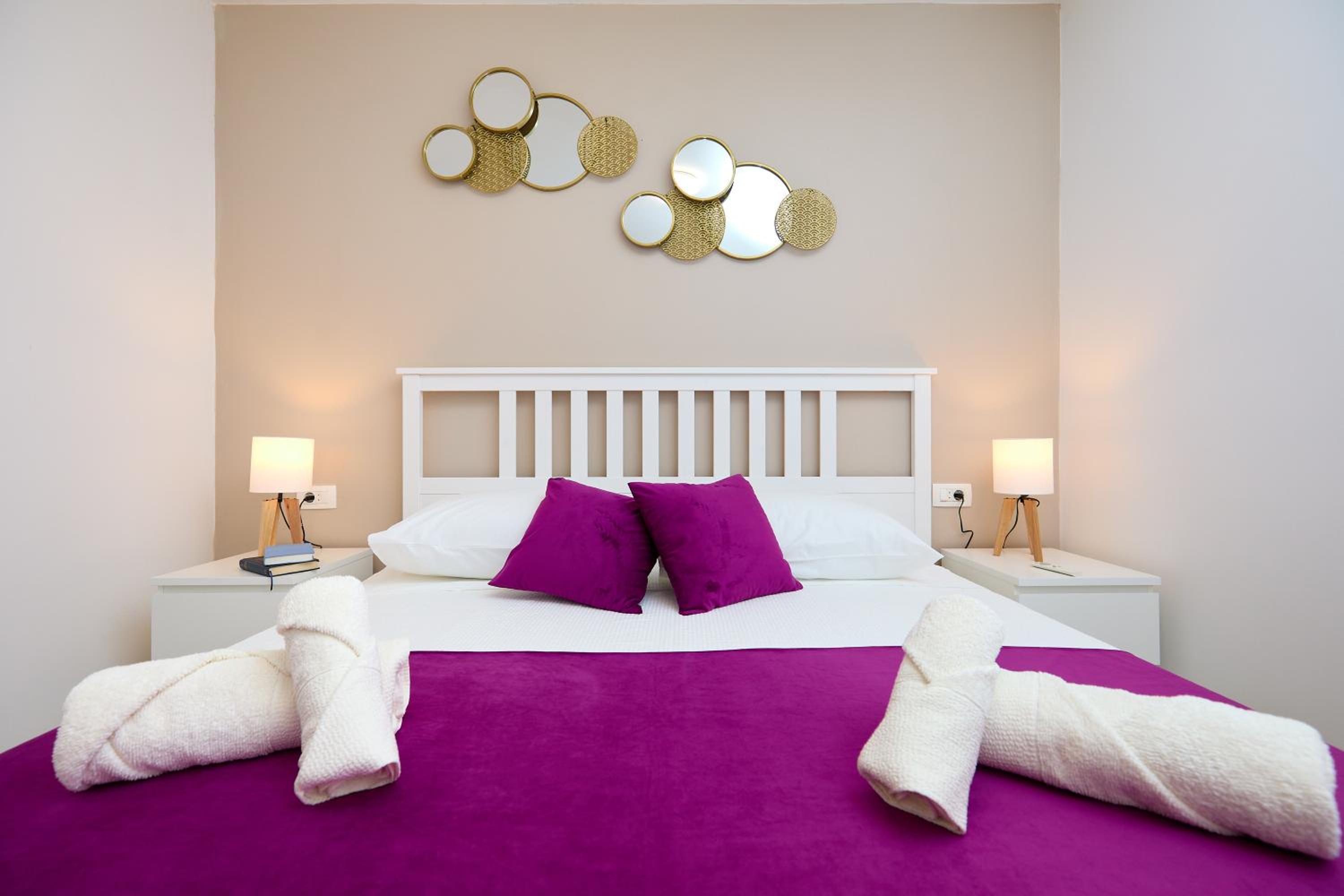 GOLDEN ROSE - walking distance 1 km from old town