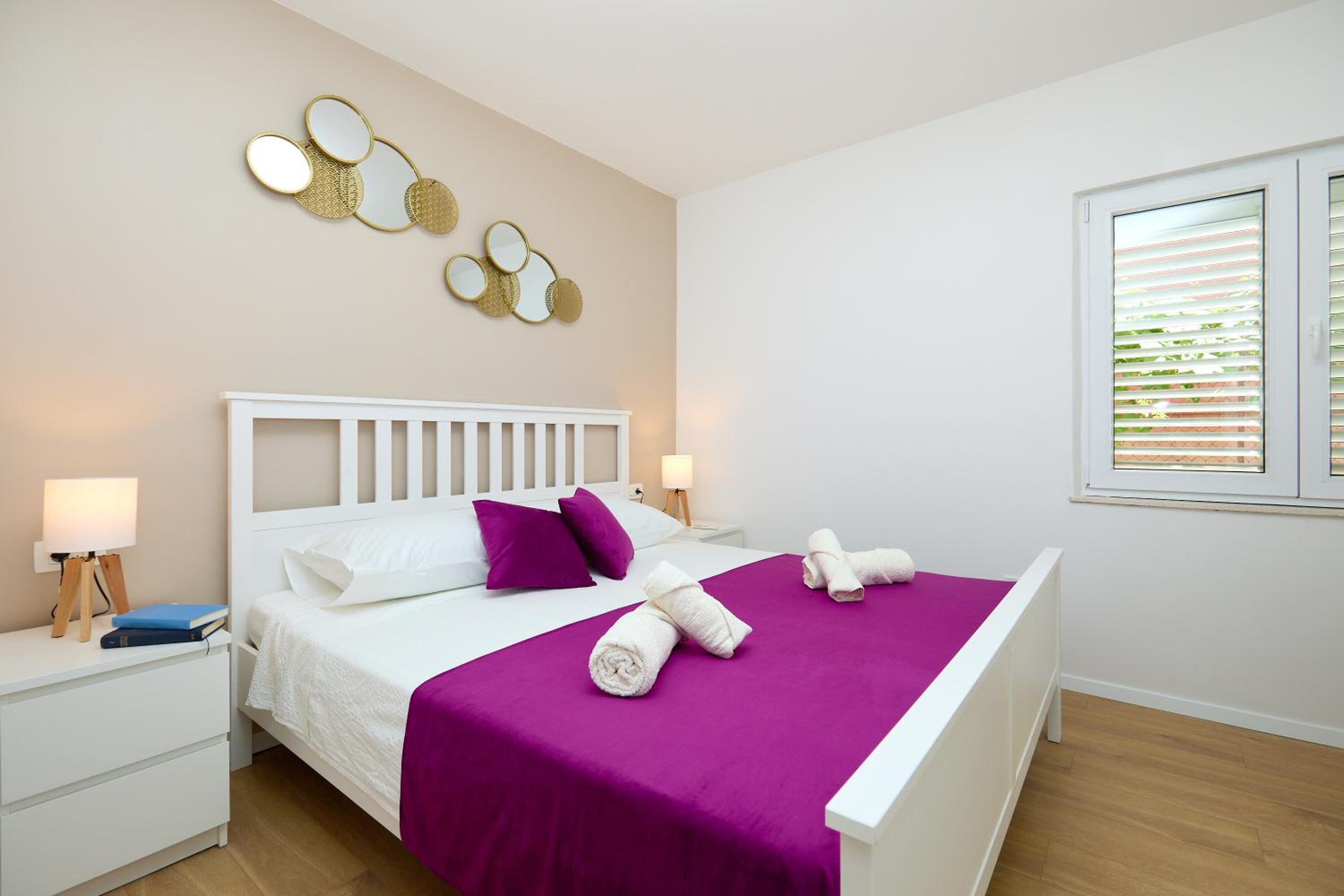GOLDEN ROSE - walking distance 1 km from old town
