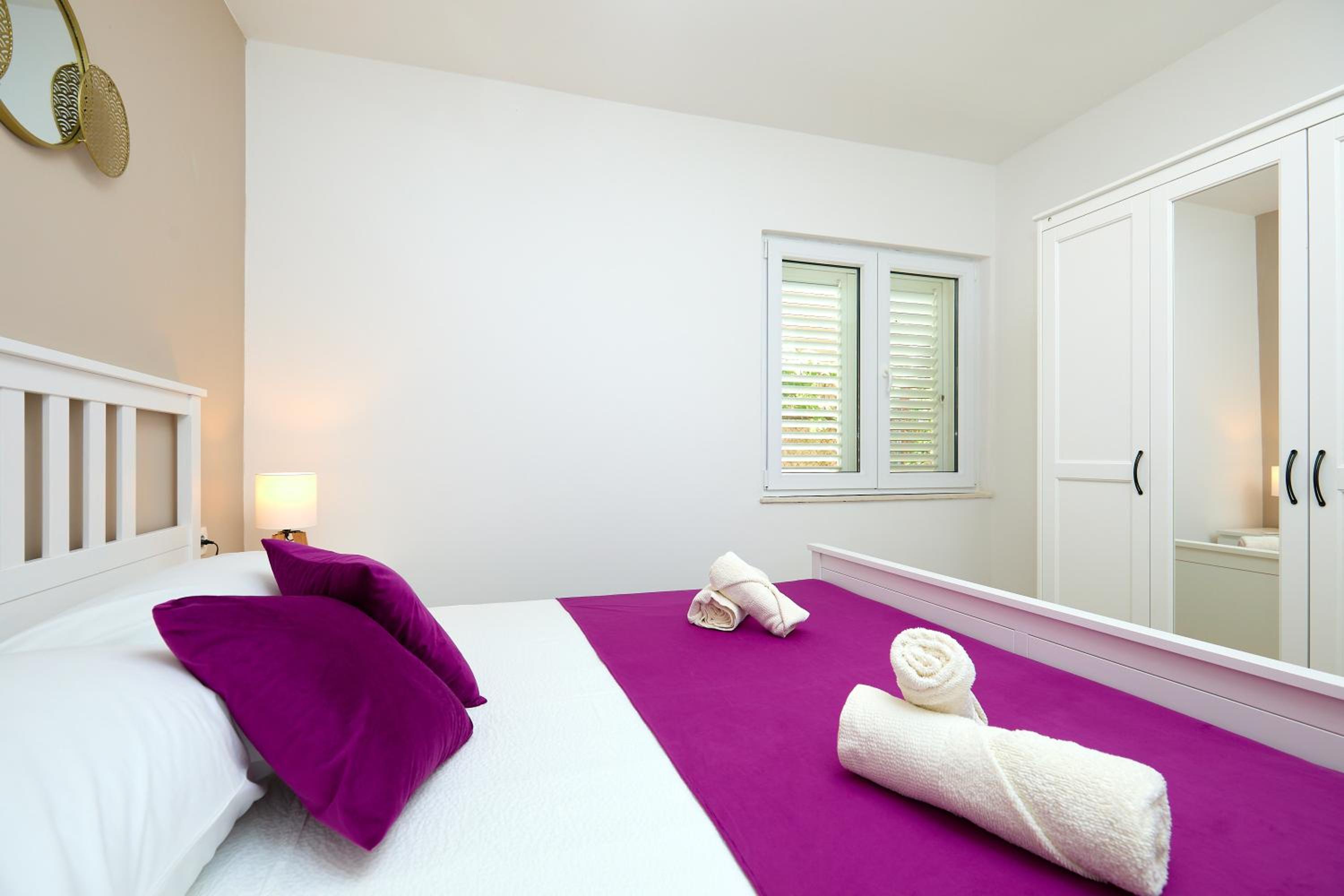 GOLDEN ROSE - walking distance 1 km from old town