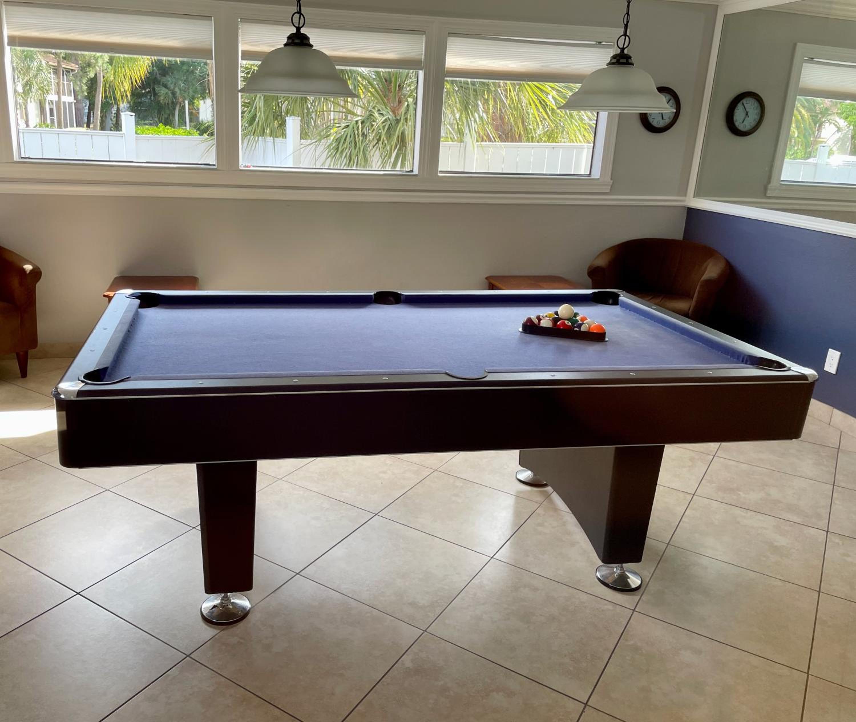 Stylish and Modern Shorewalk condo close to top beaches, heated pools, hot tub, IMG Academy, dining view 5