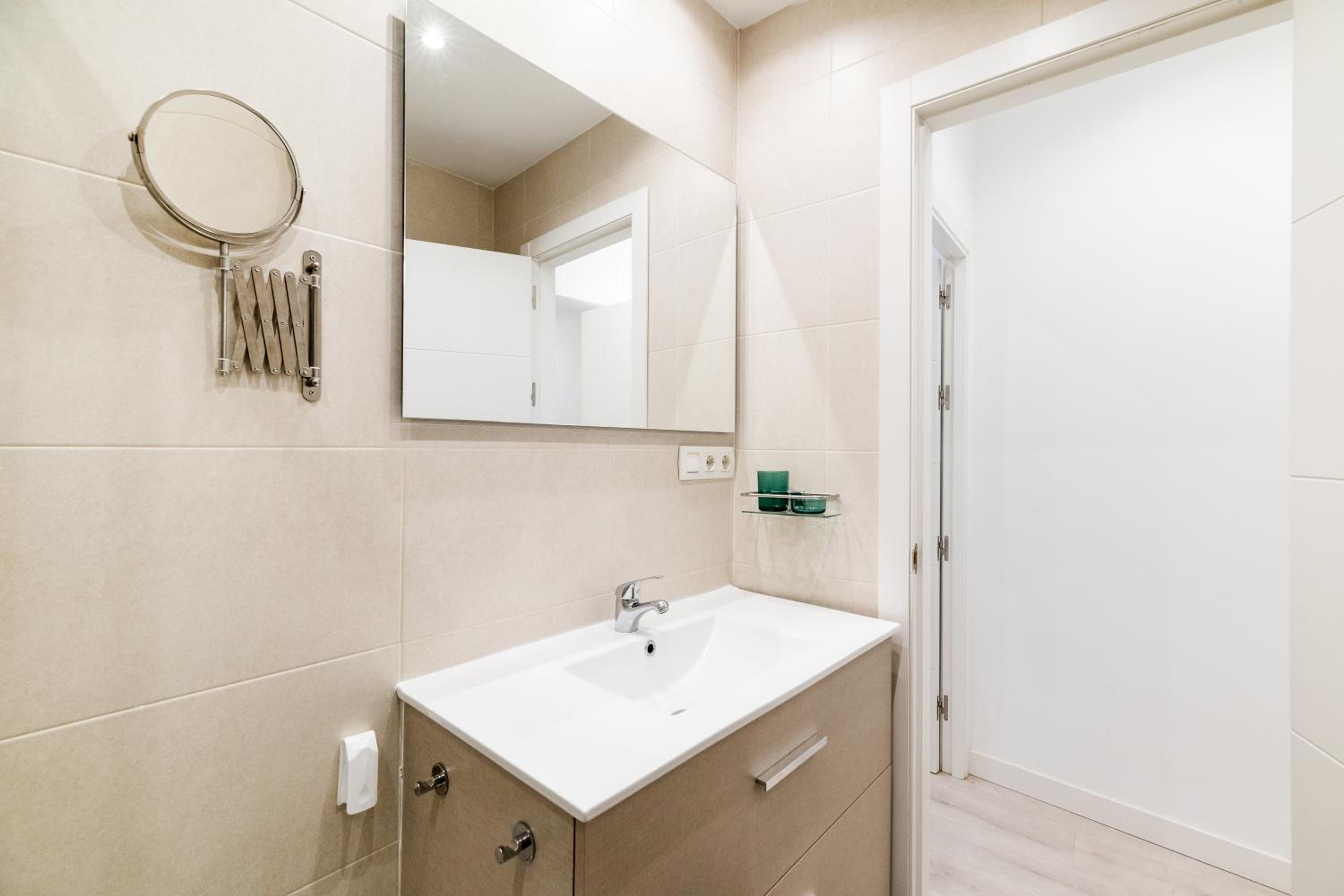 Wekey Homes Granada, Elvira Suites Centro