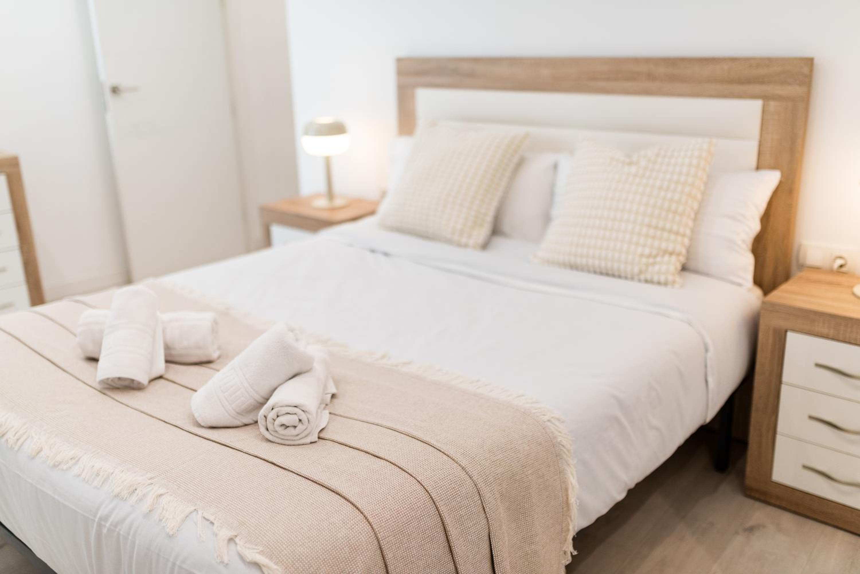 Wekey Homes Granada, Elvira Suites Centro