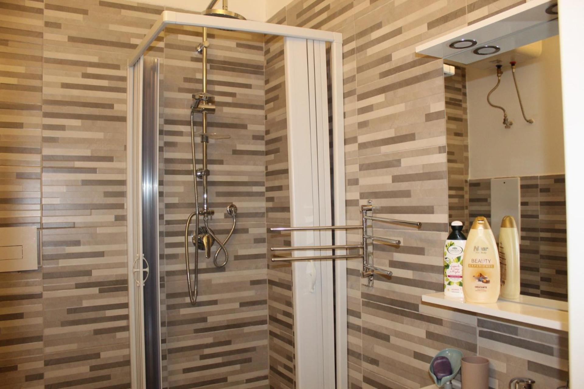 Maya guest house en Vietri — bathroom