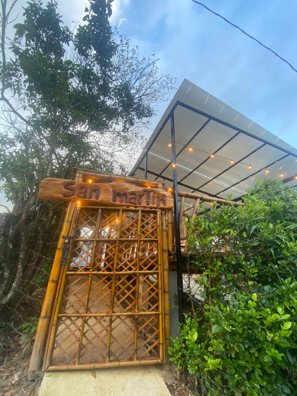 Domos de Glamping con Jacuzzi y Piscina en San Rafael Frente al charco la Cristalina