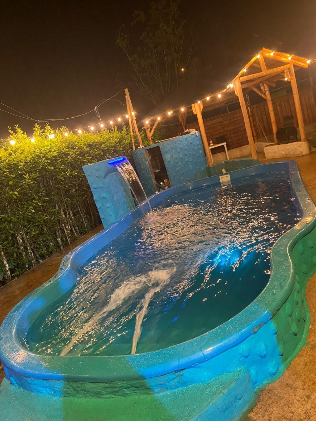 Domos de Glamping con Jacuzzi y Piscina en San Rafael Frente al charco la Cristalina