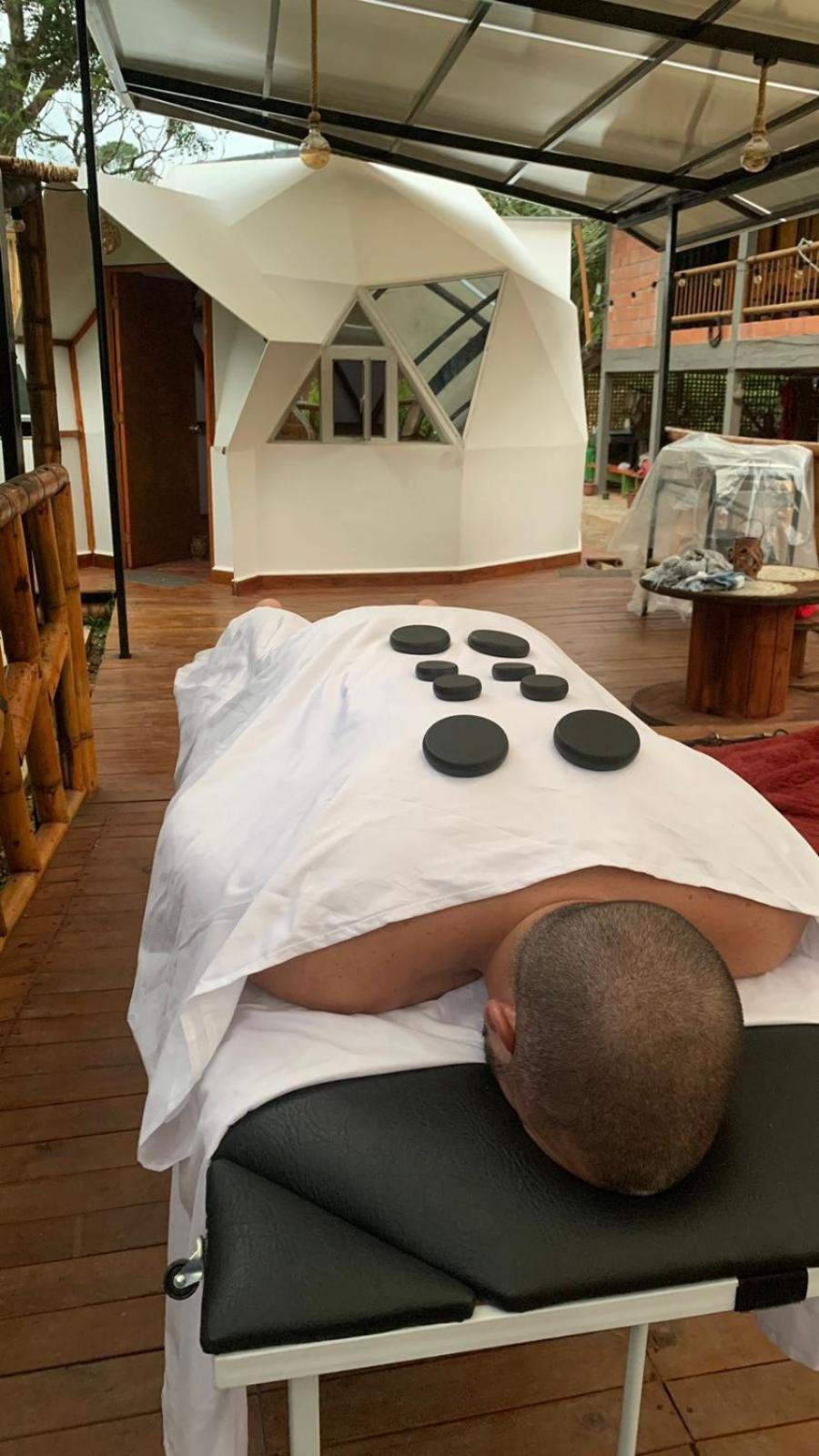 Domos de Glamping con Jacuzzi y Piscina en San Rafael Frente al charco la Cristalina