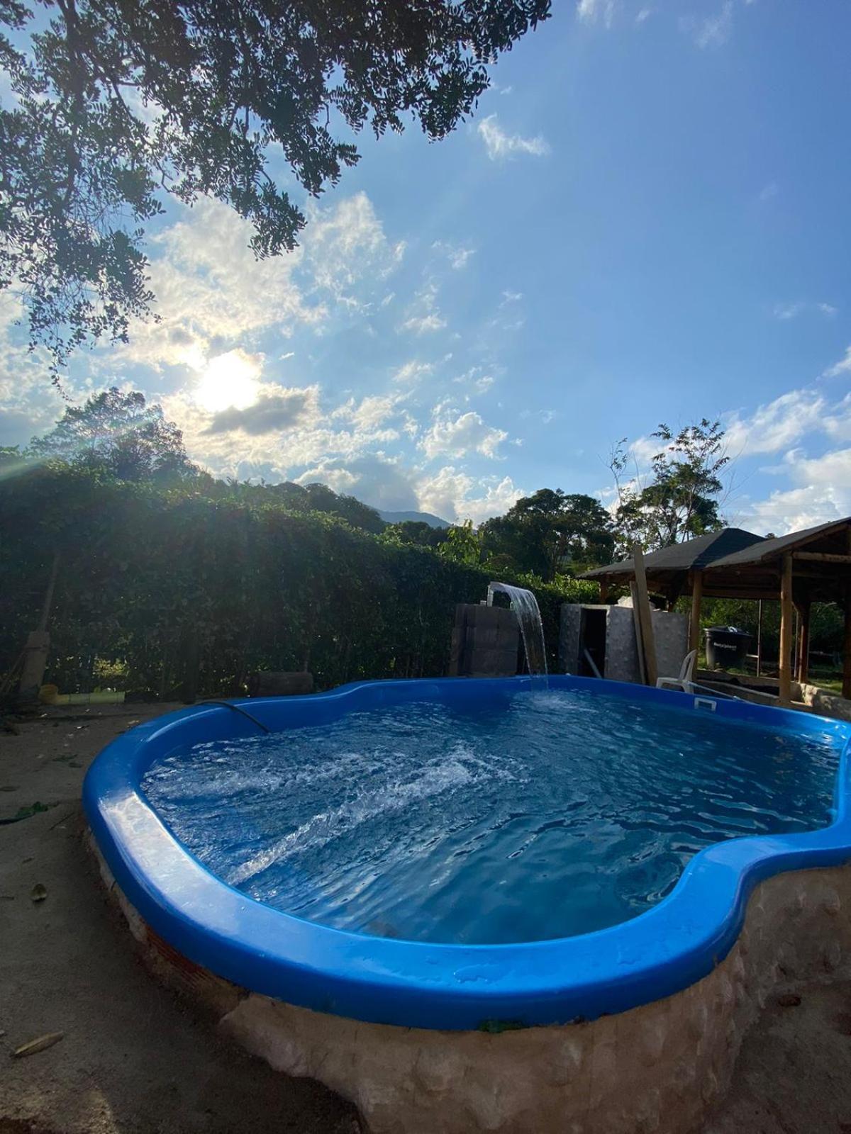 Domos de Glamping con Jacuzzi y Piscina en San Rafael Frente al charco la Cristalina