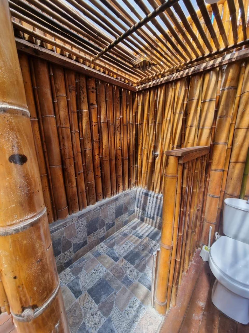 Domos de Glamping con Jacuzzi y Piscina en San Rafael Frente al charco la Cristalina