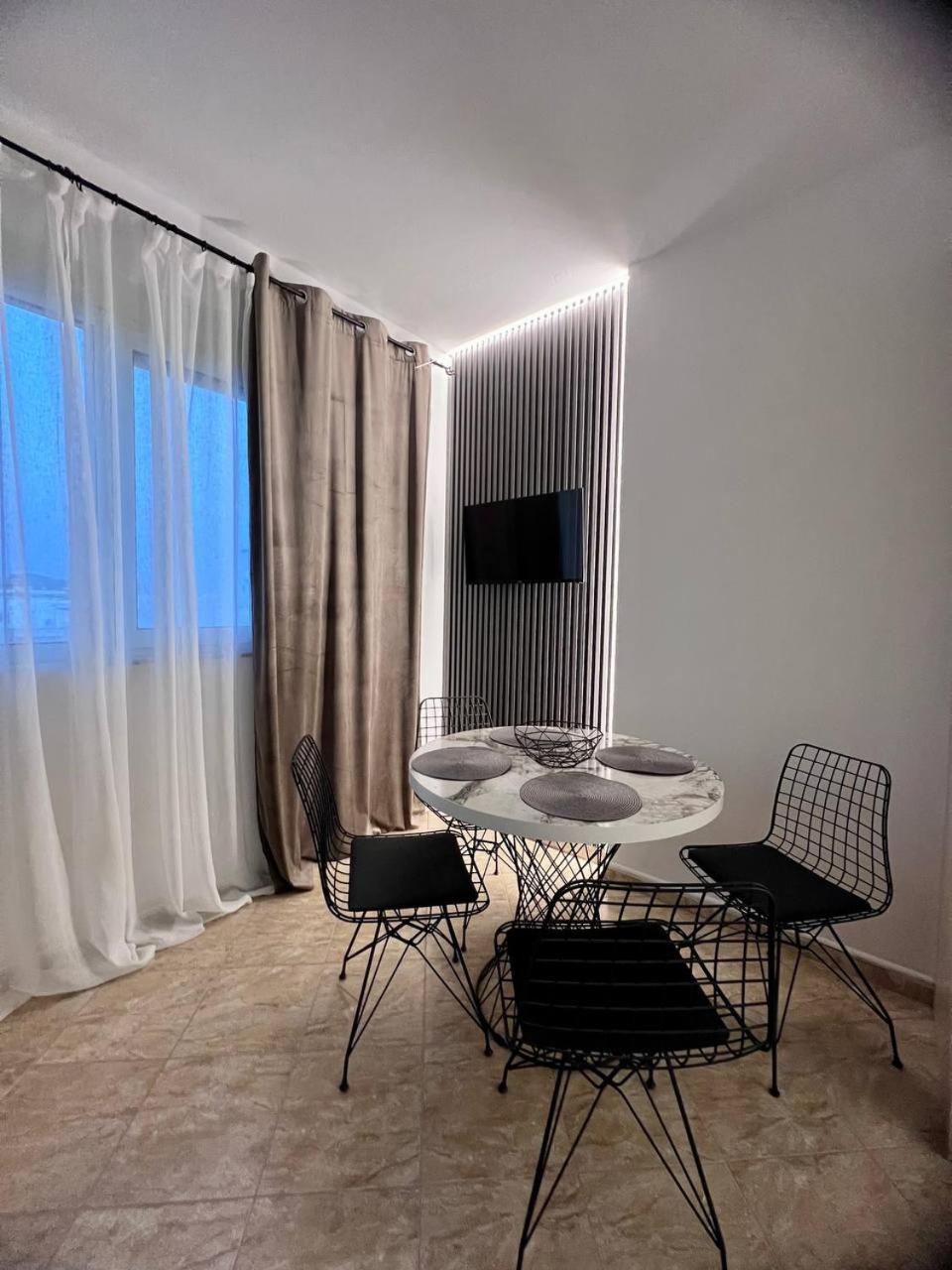 Apartments Honey