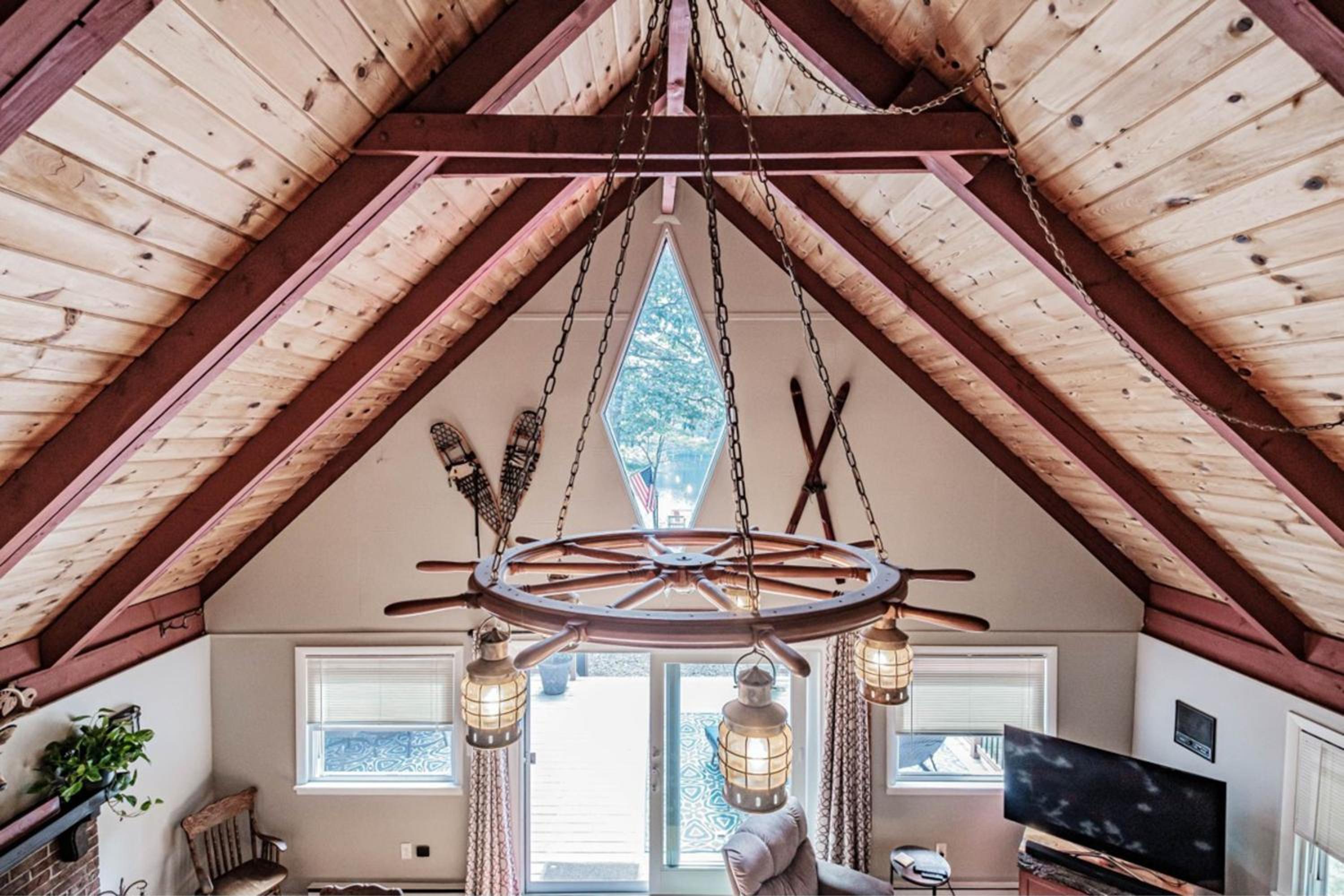 Dock! Dog-Friendly Lakefront Gem in Southern Maine