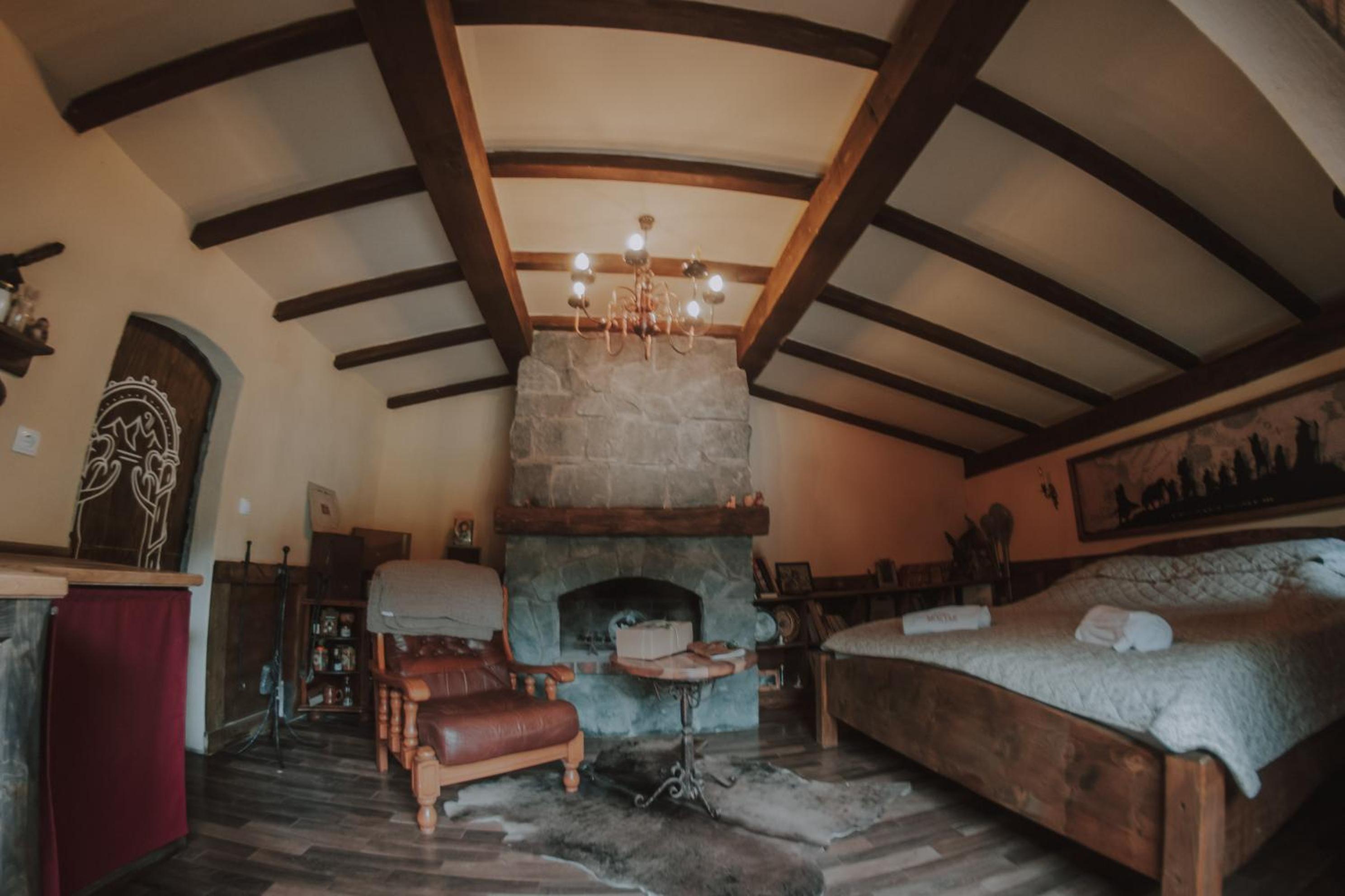Mobbiton Mostar - Magical Underground Retreat
