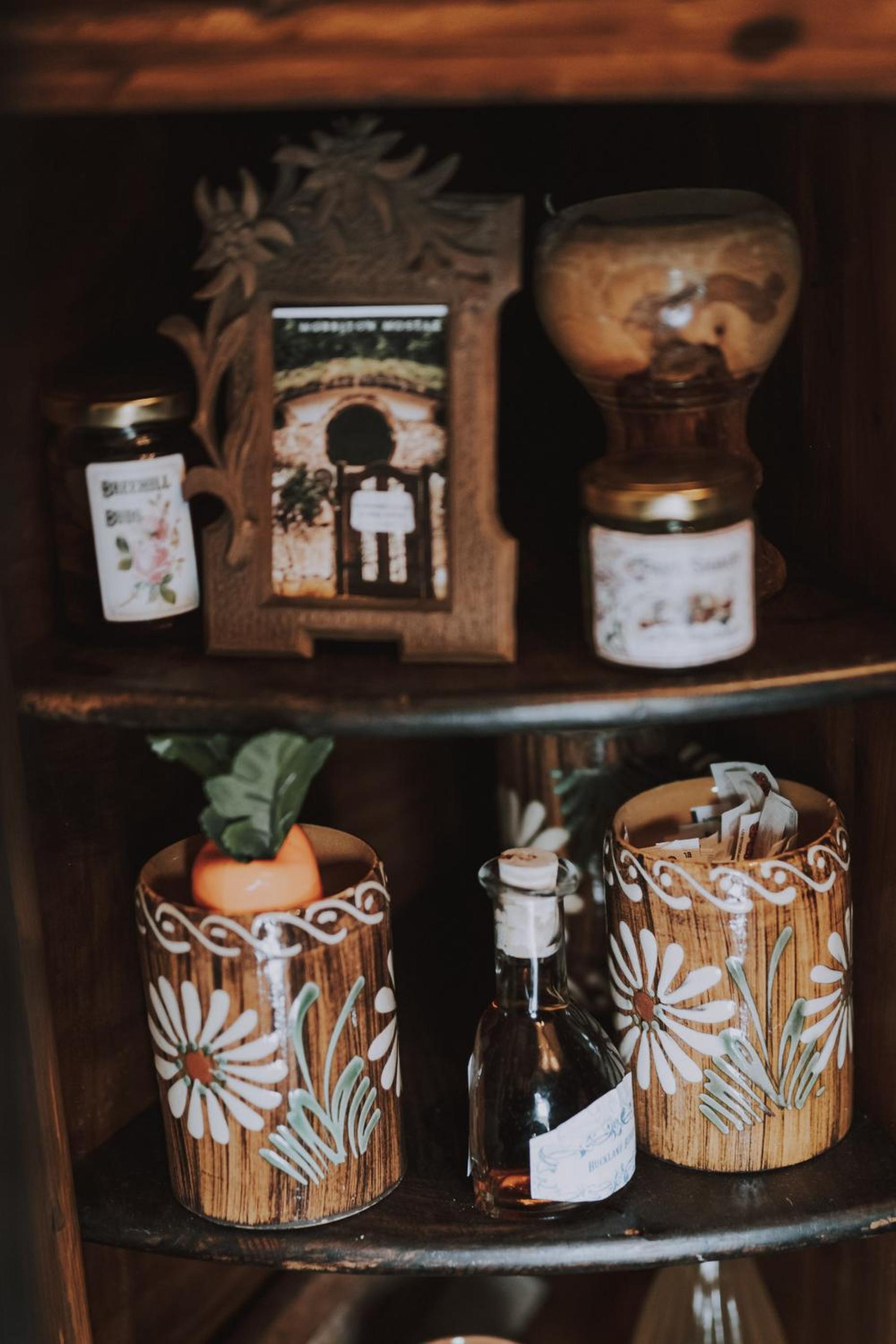 Mobbiton Mostar - Magical Underground Retreat