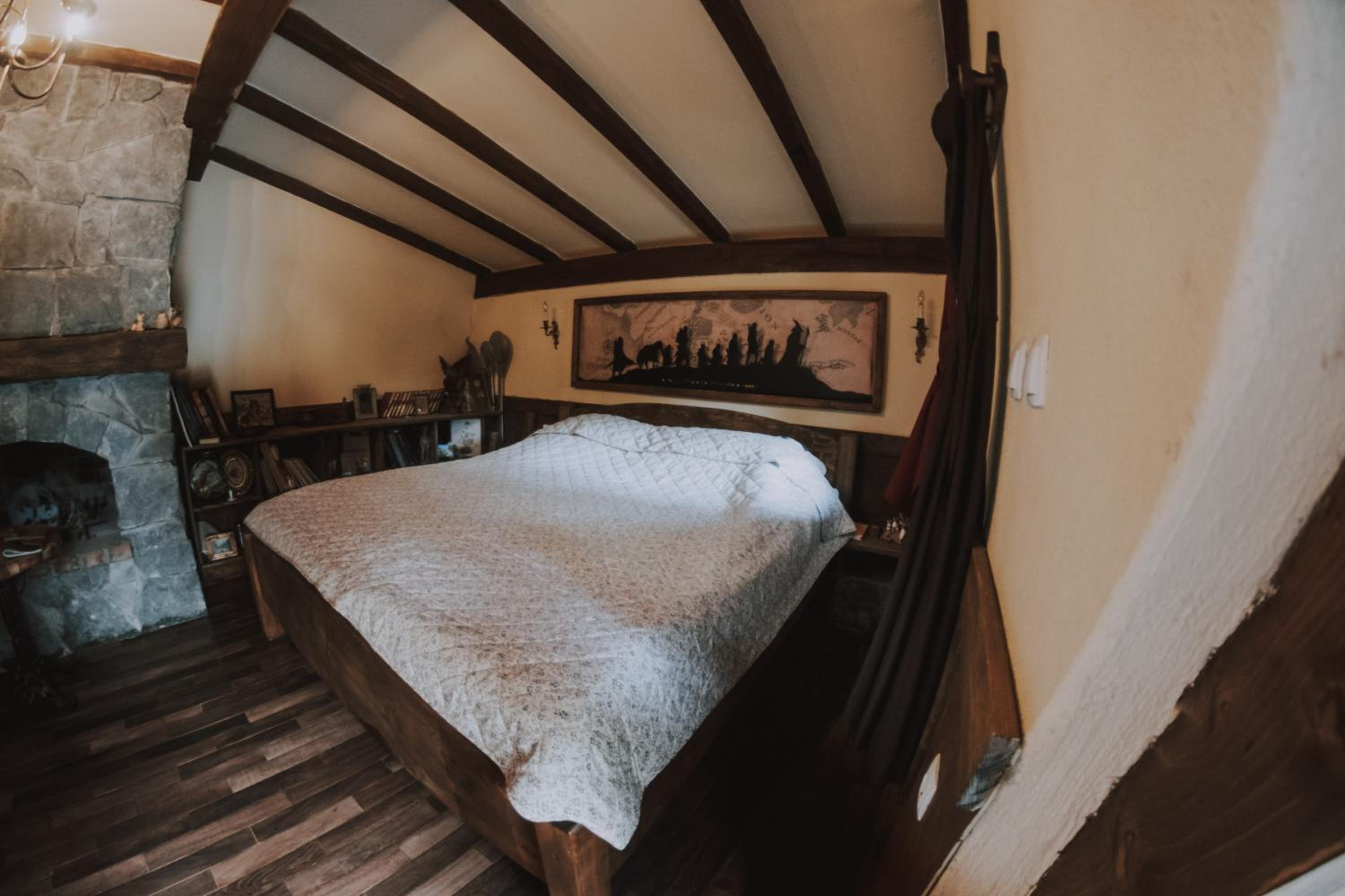 Mobbiton Mostar - Magical Underground Retreat