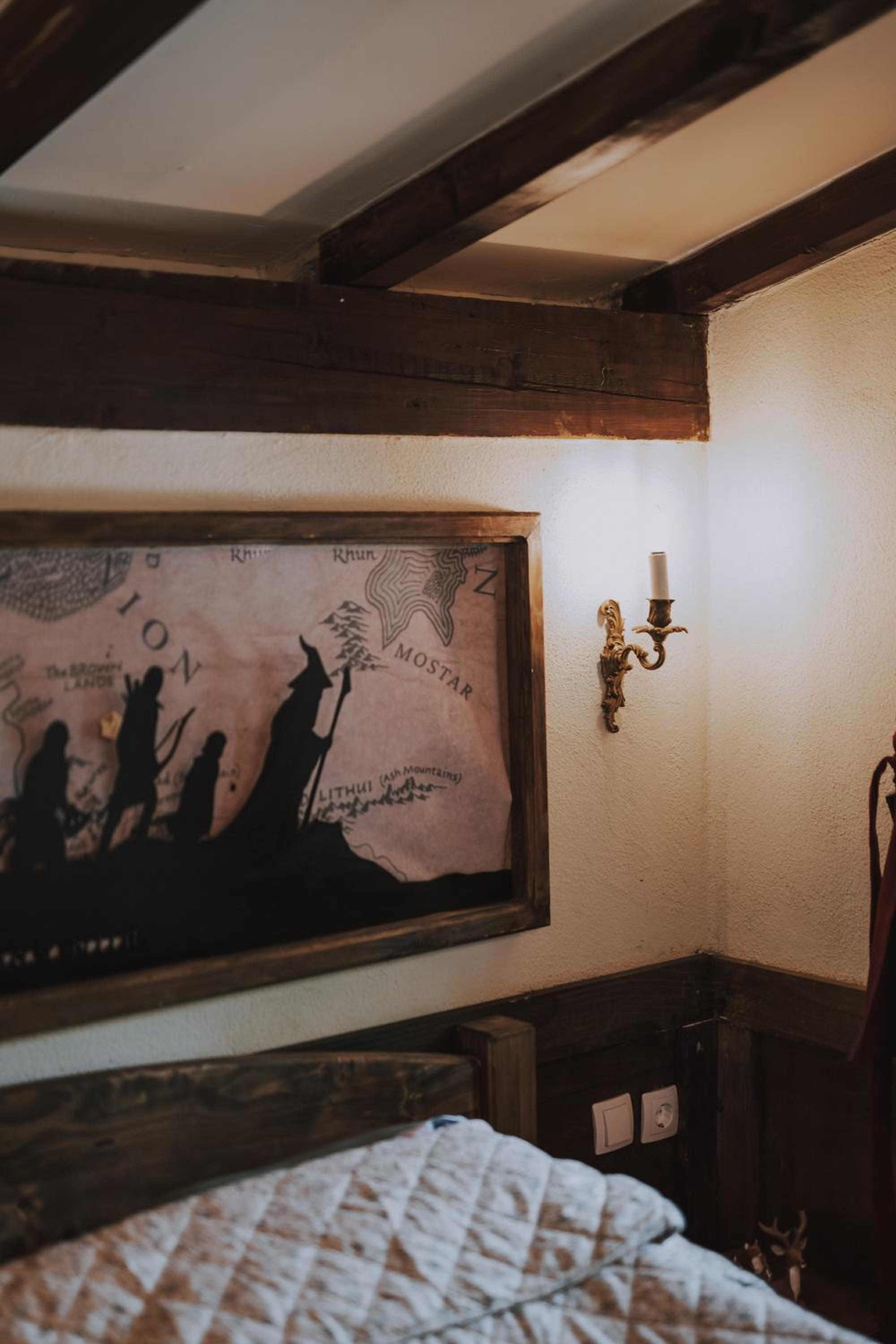 Mobbiton Mostar - Magical Underground Retreat