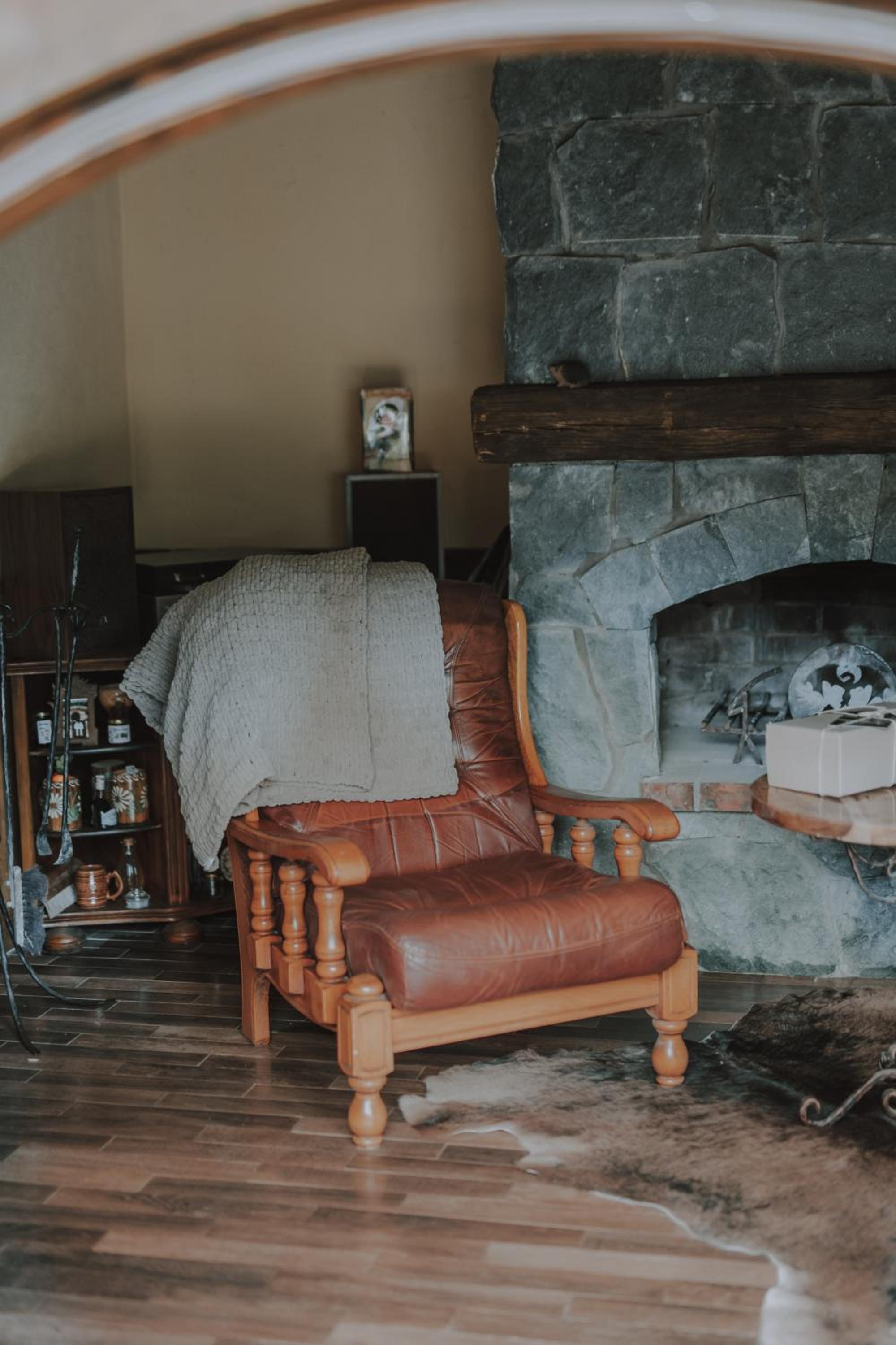 Mobbiton Mostar - Magical Underground Retreat