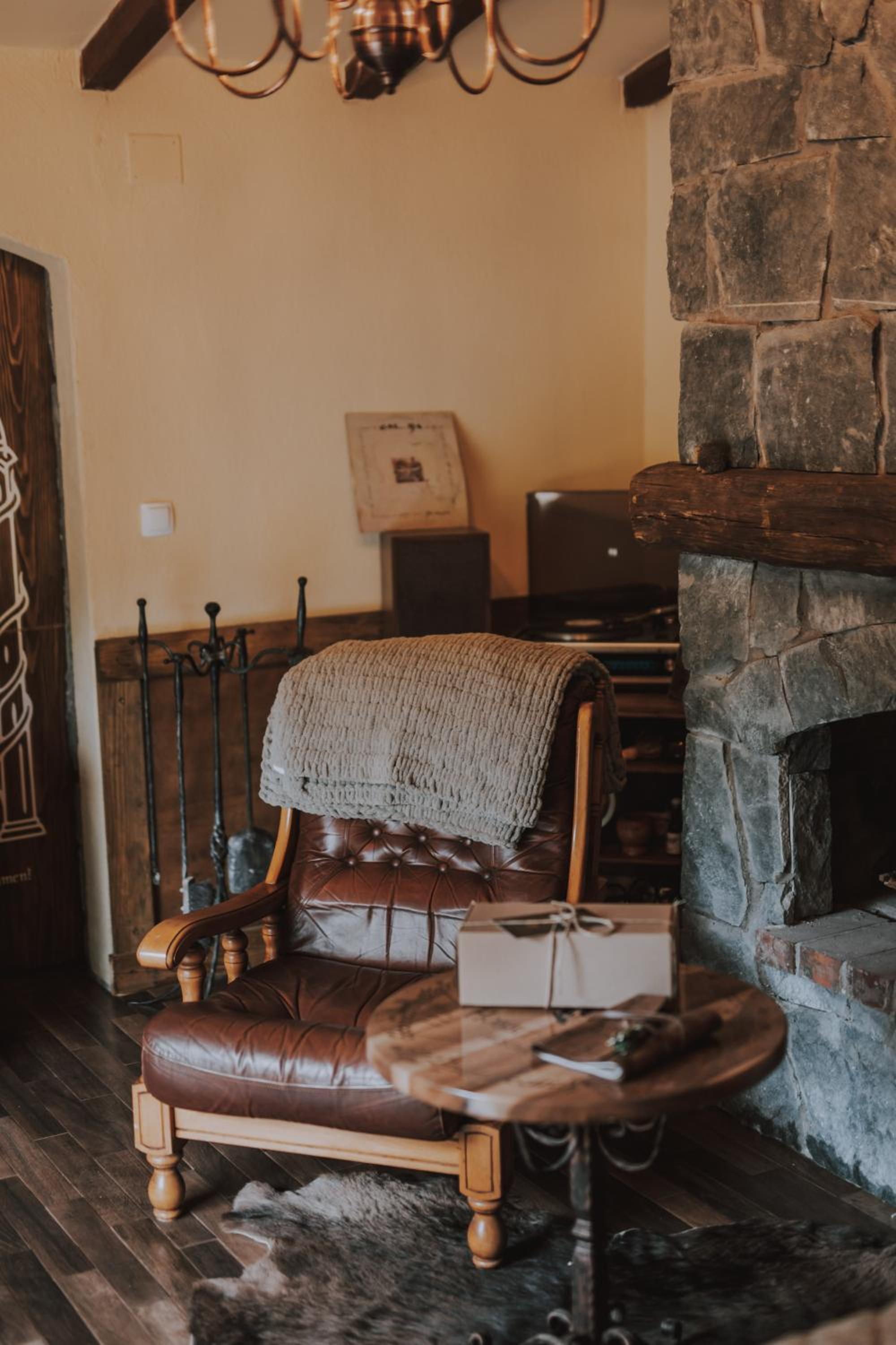 Mobbiton Mostar - Magical Underground Retreat