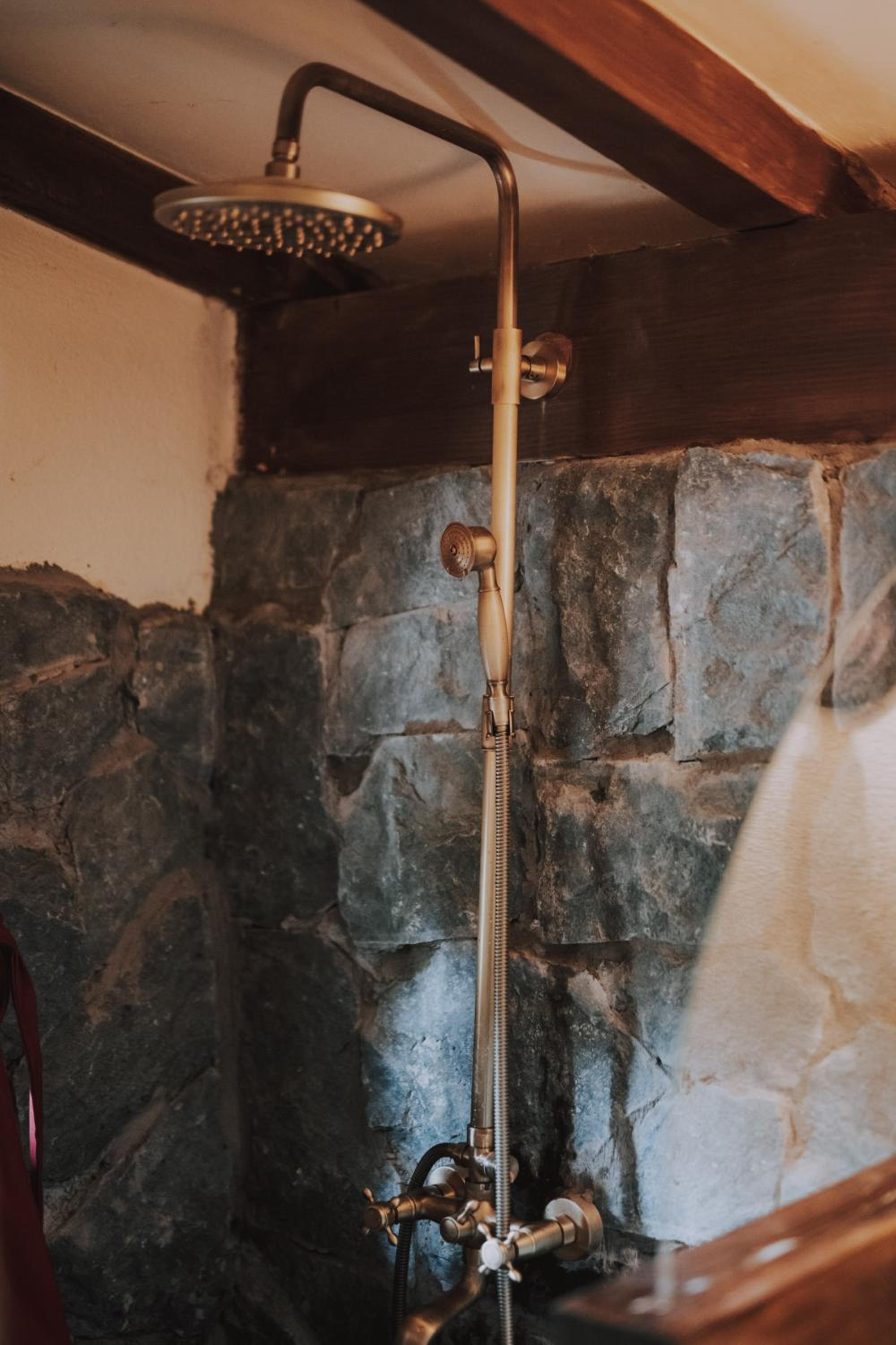 Mobbiton Mostar - Magical Underground Retreat