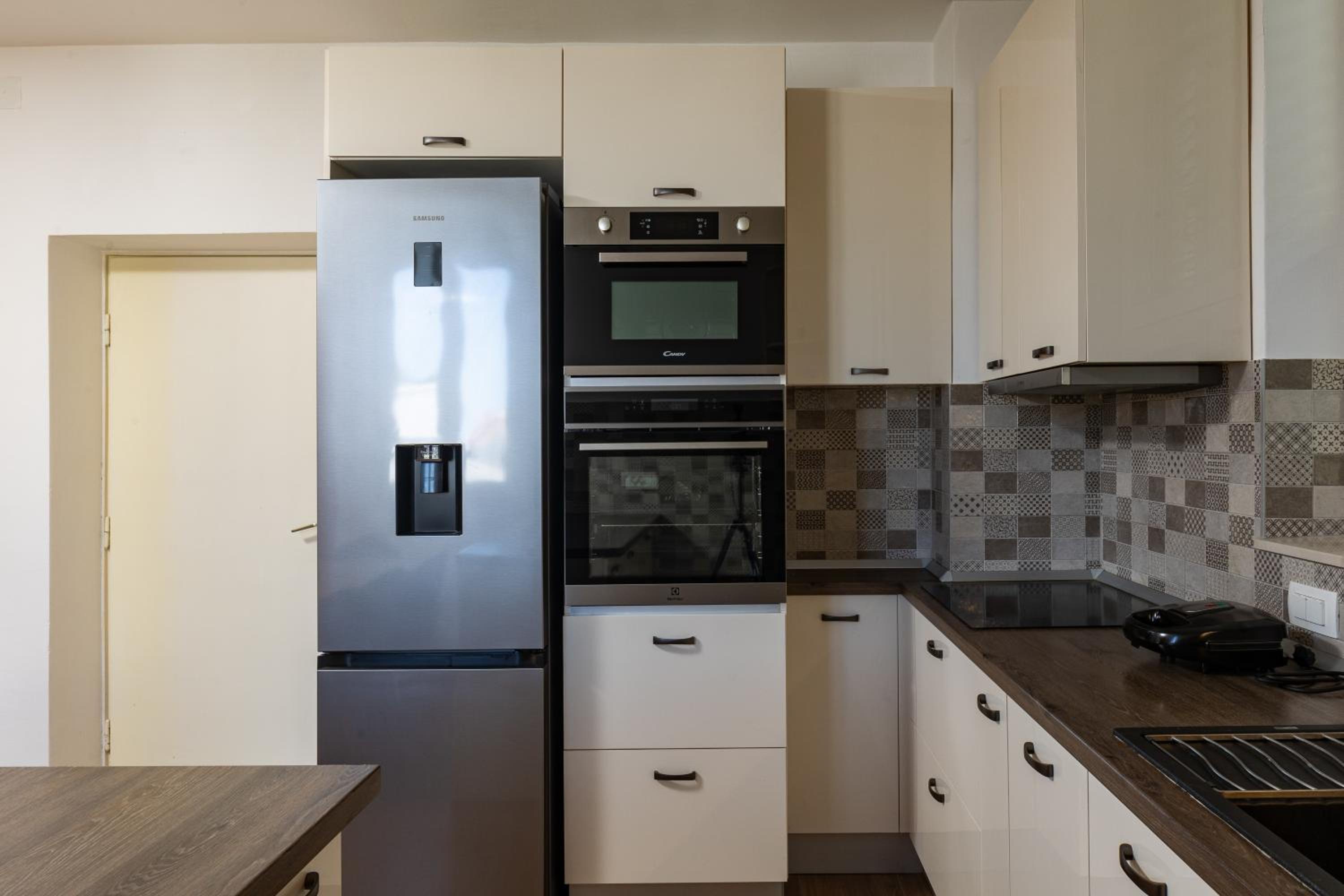 Bliss Apartment near Bellevue beach
