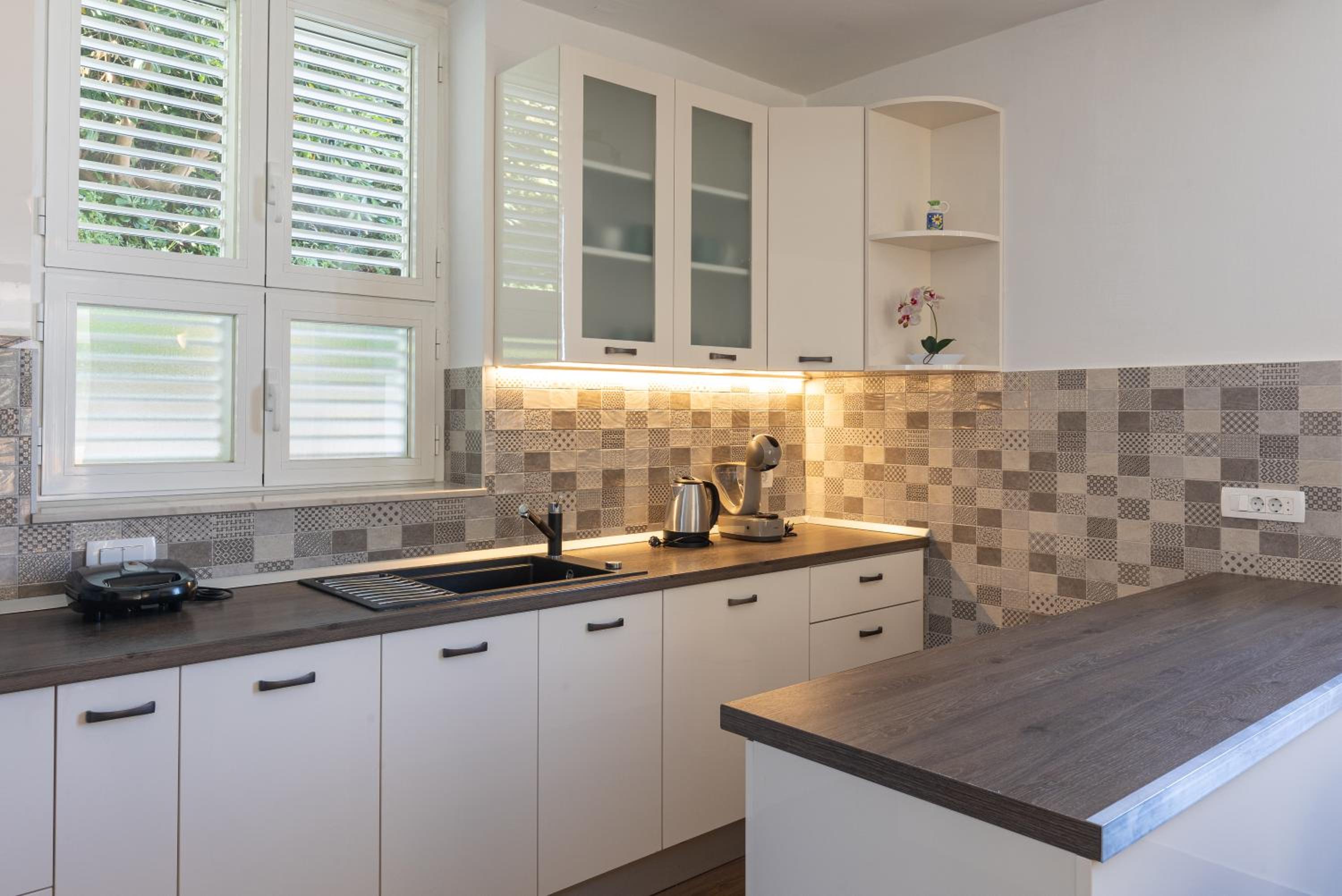Bliss Apartment near Bellevue beach