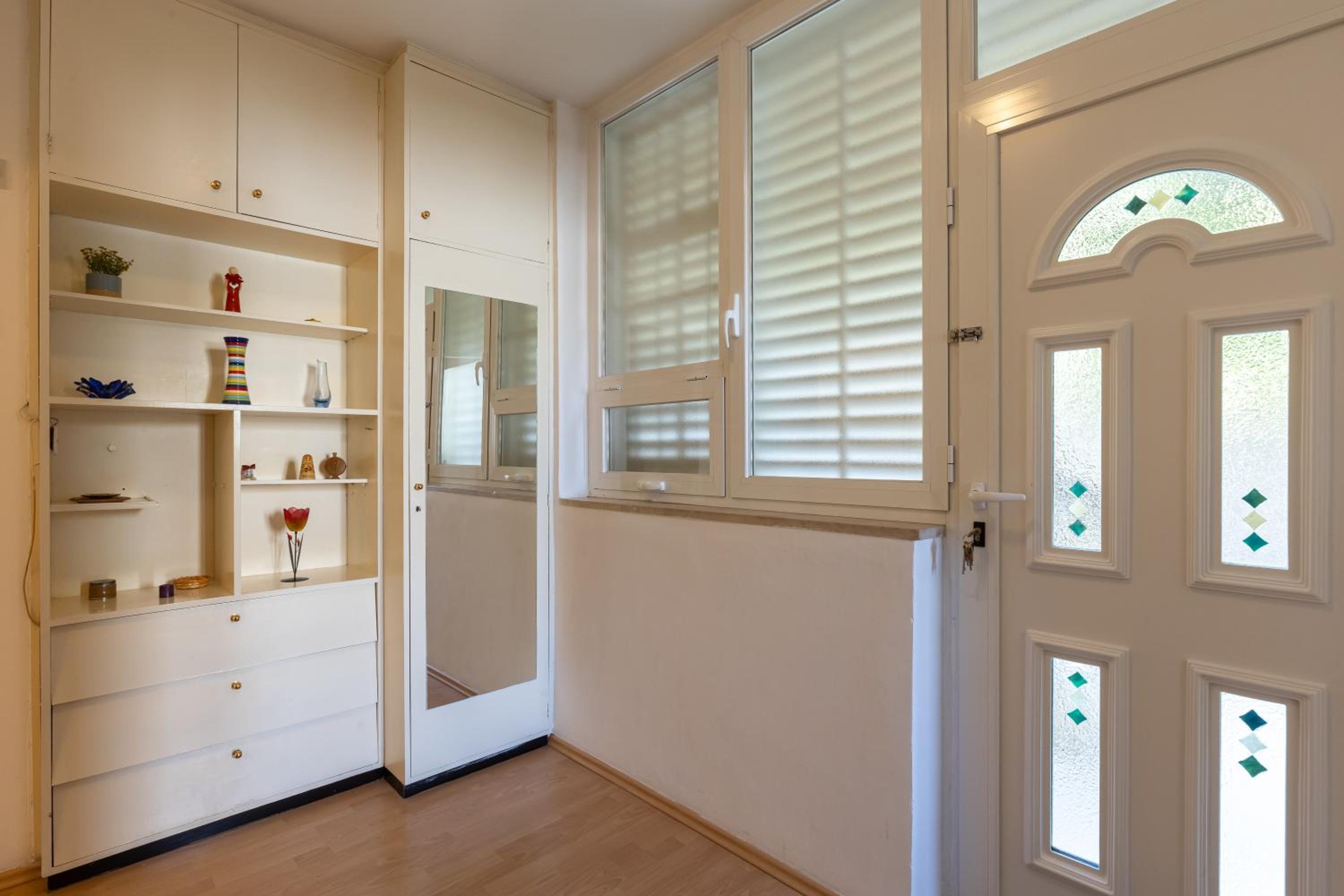 Bliss Apartment near Bellevue beach