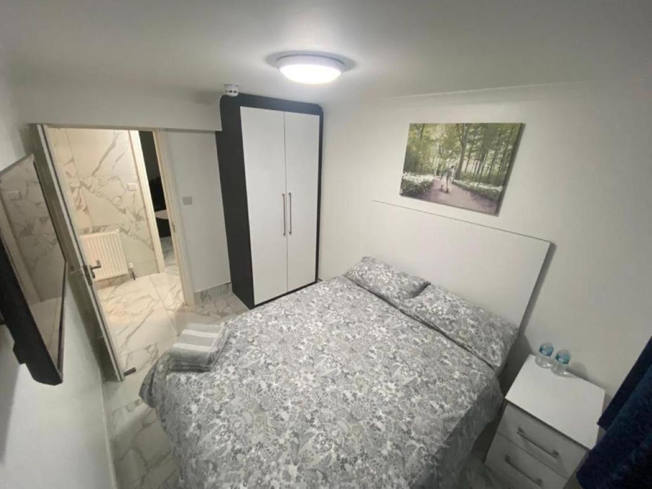 Hayes Vacations - THE ROYAL BOUTIQUE WESTMINSTER LODGE by LONDON SLEEP 9 - Property Image 37