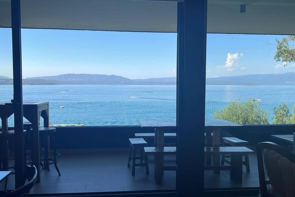 Moderno depto con orilla de lago en Villarrica