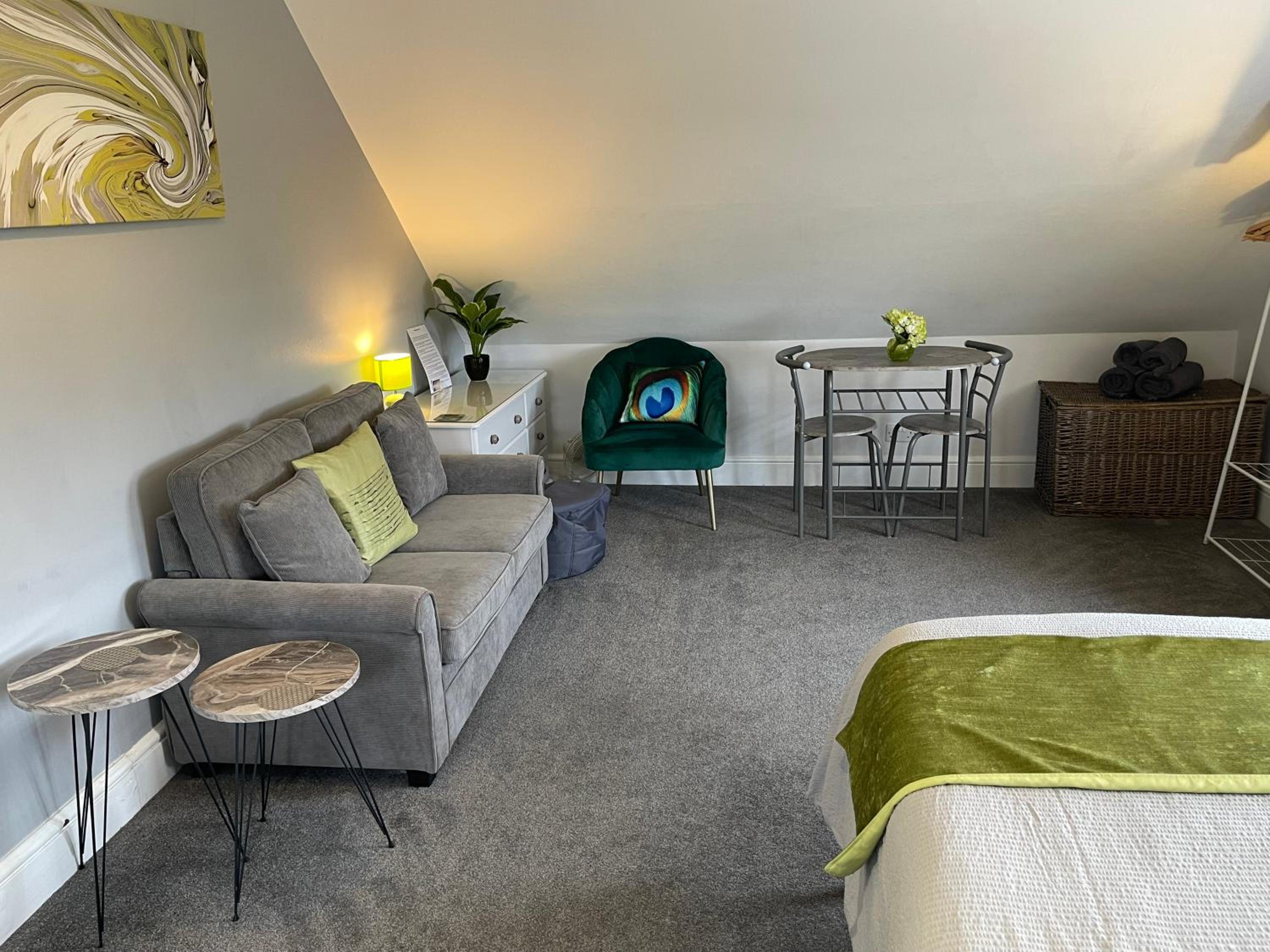 Rivendell Holiday Studios & Suite
