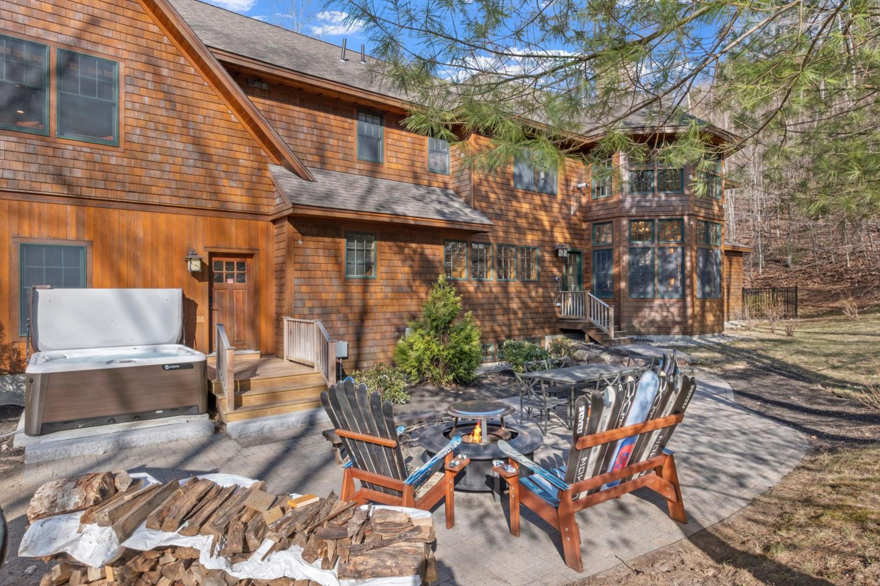 Luxury Family Lodge Hot Tub, Cinema, Game Room view 4