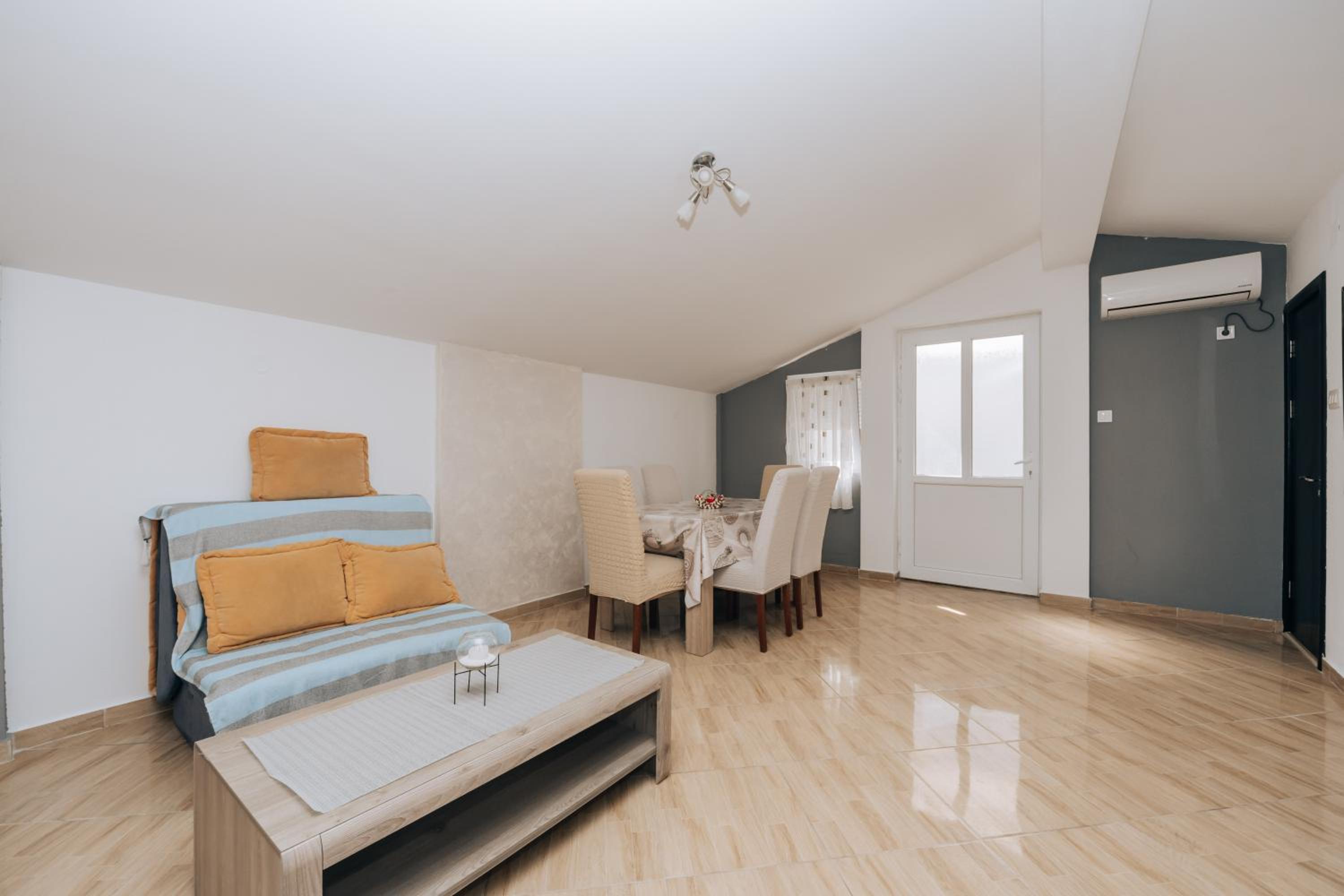 Paradise Bay Apartments