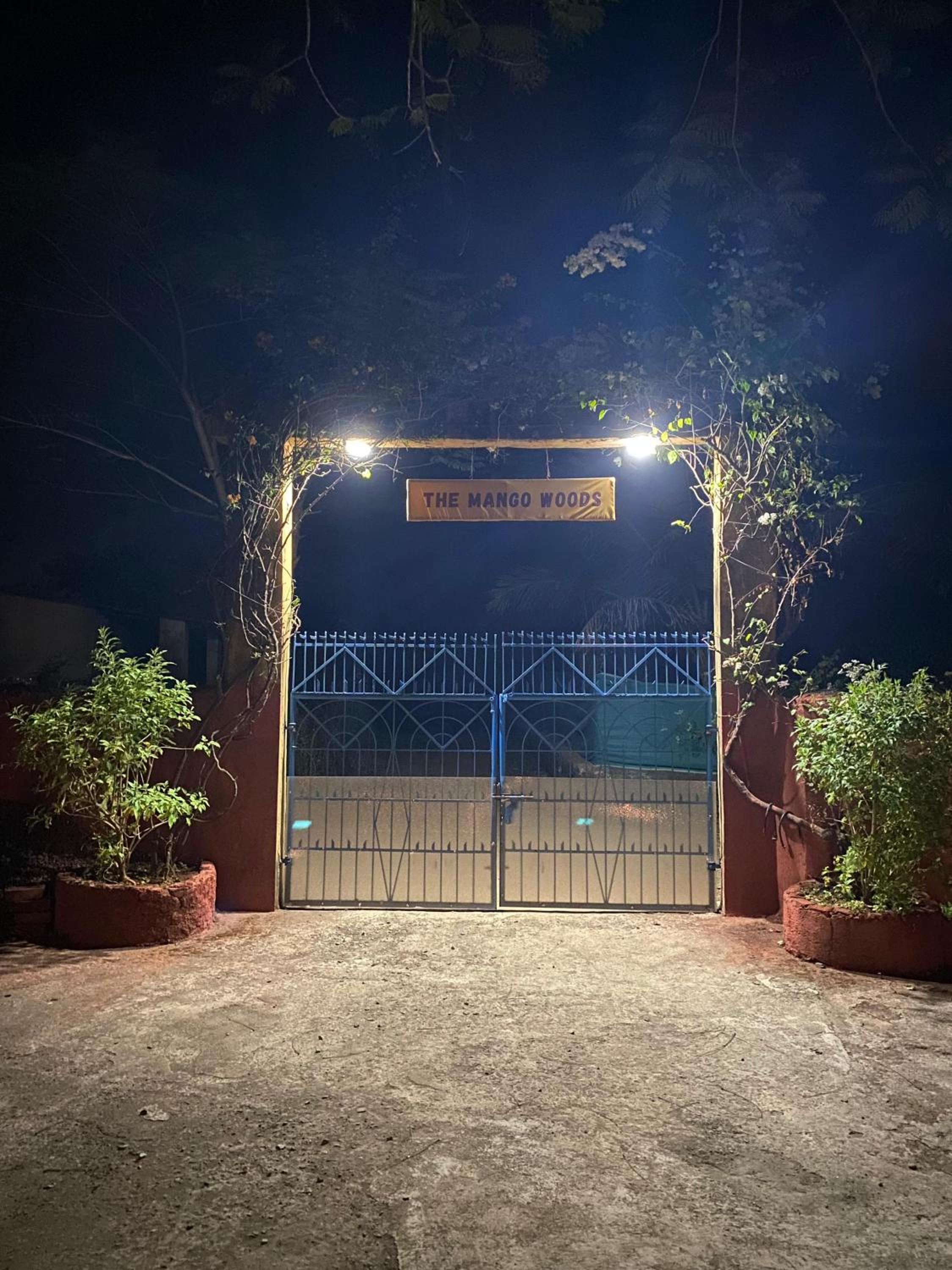 The Mango Woods Cottage with Bathtub in Alibag with Swimming Pool