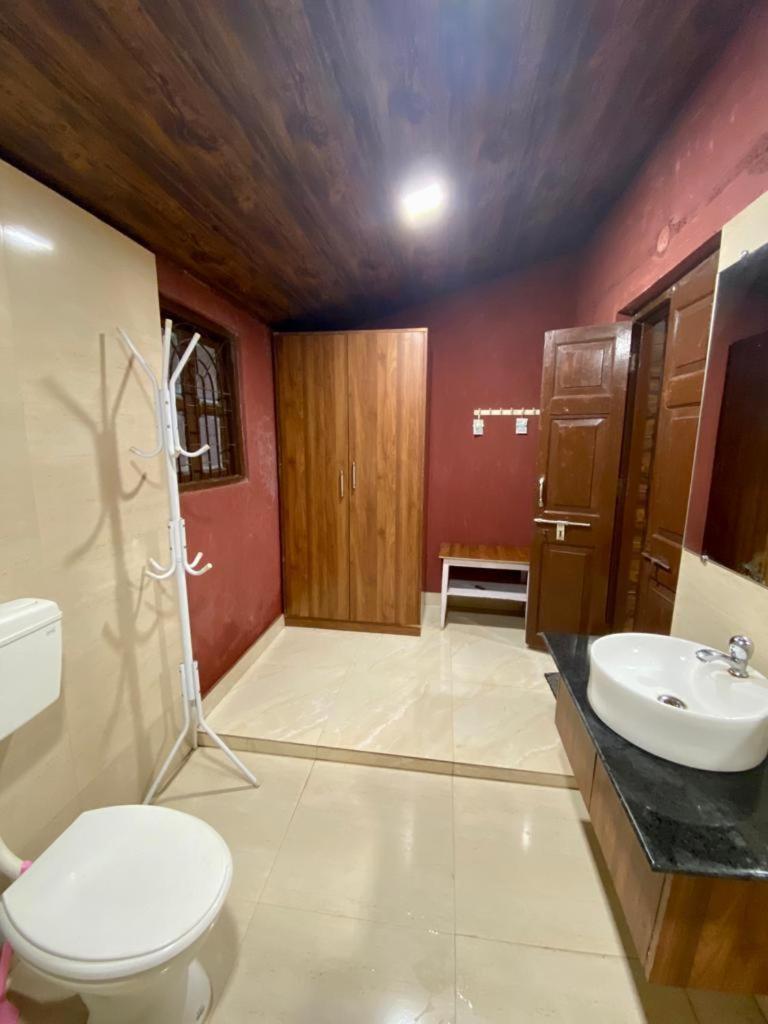 The Mango Woods Cottage with Bathtub in Alibag with Swimming Pool