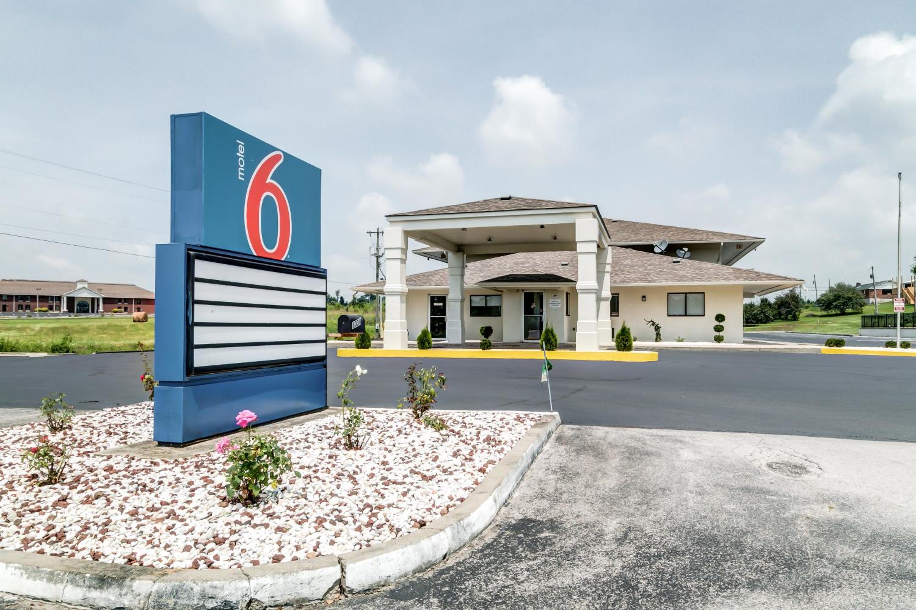 Motel 6-Berea, KY view 2