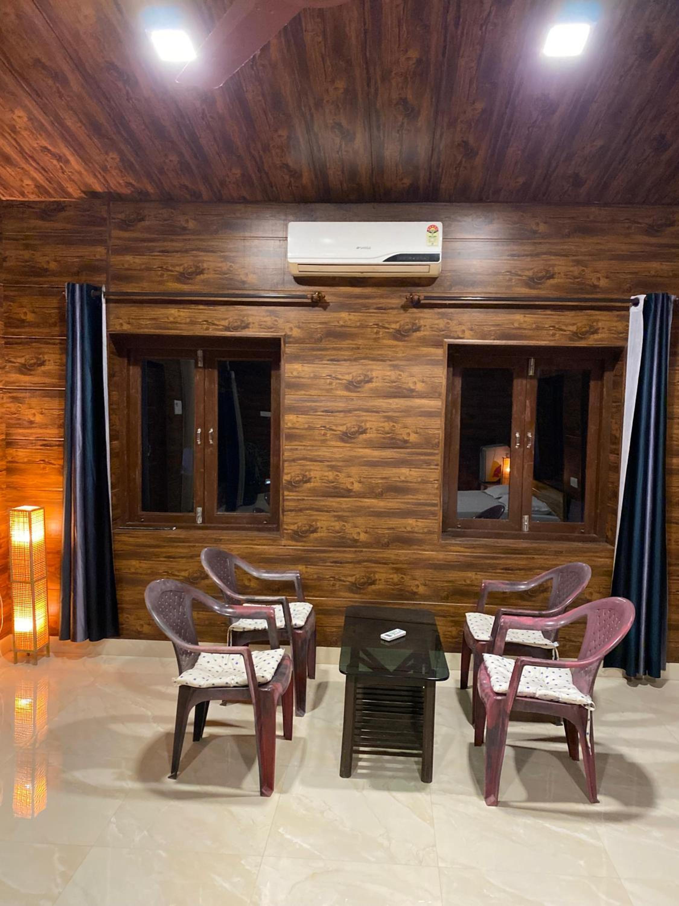 The Mango Woods Cottage with Bathtub in Alibag with Swimming Pool