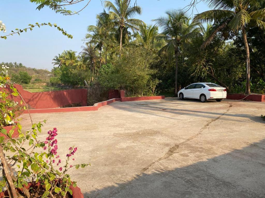 The Mango Woods Cottage with Bathtub in Alibag with Swimming Pool