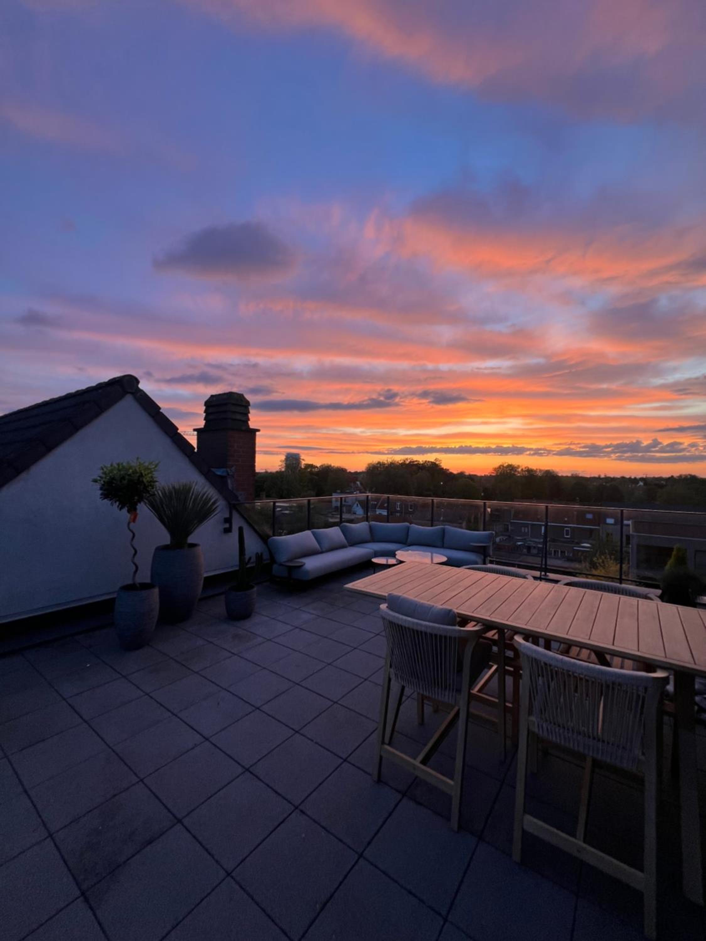 Penthouse with awesome terrace and free parking