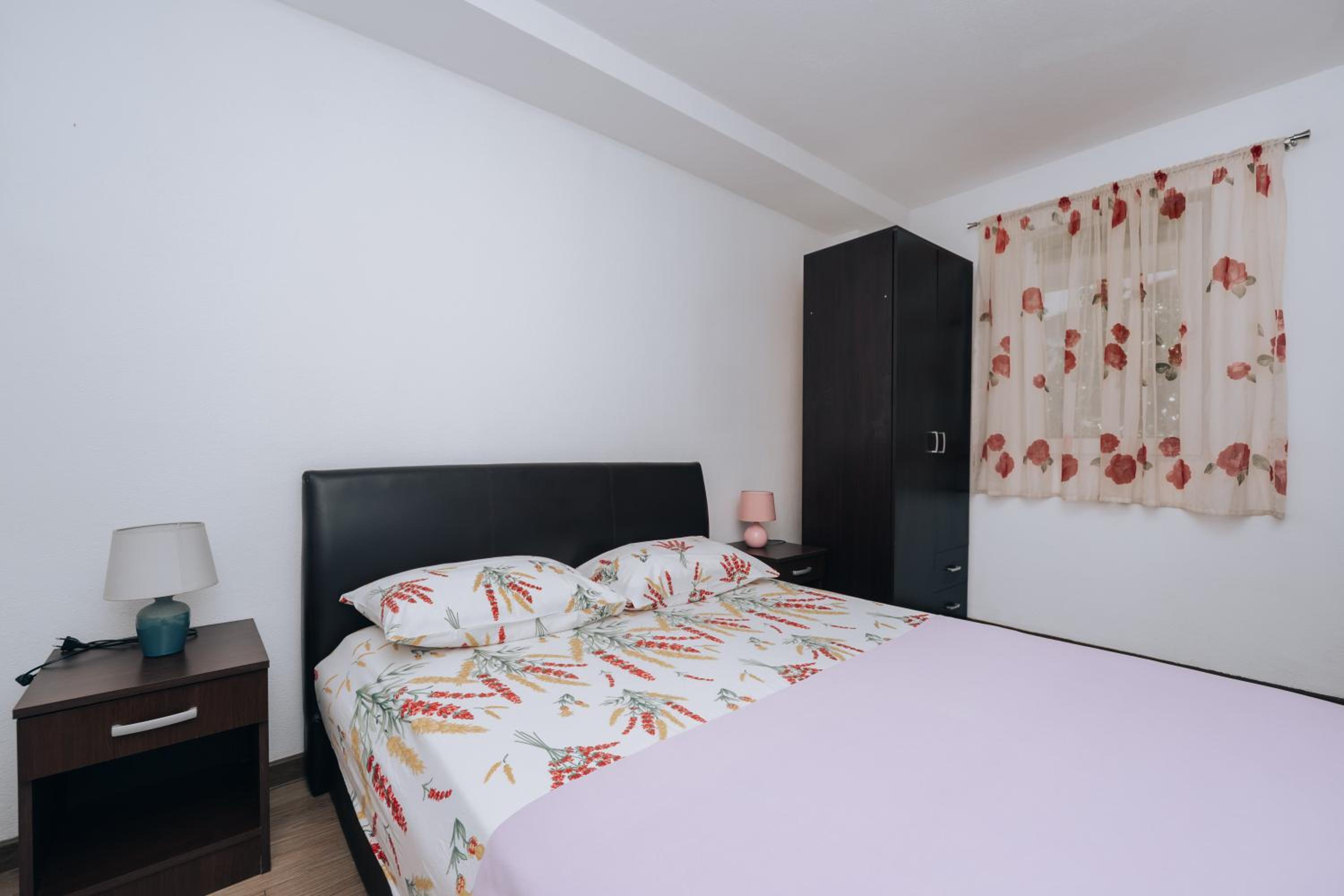 Paradise Bay Apartments