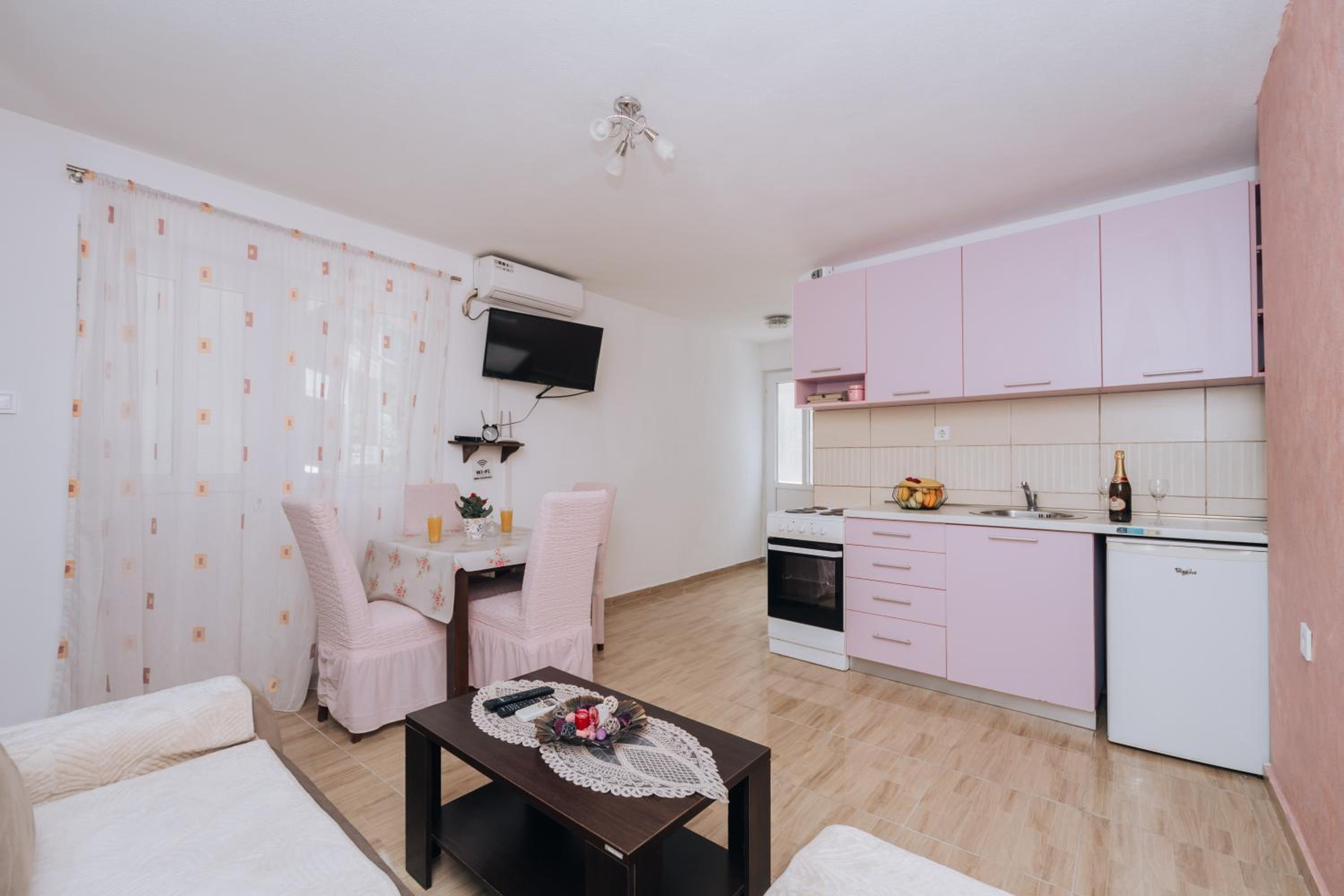 Paradise Bay Apartments