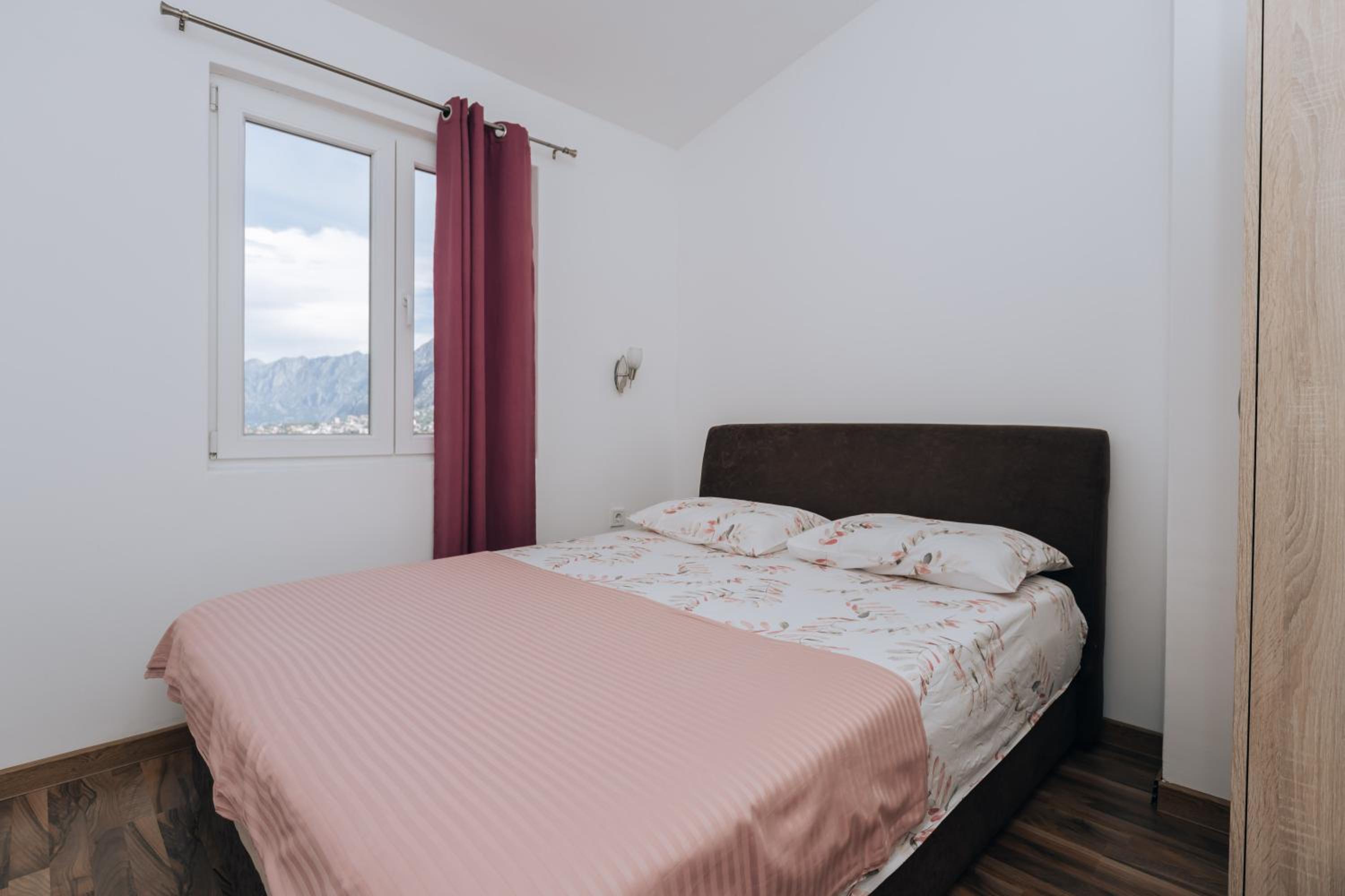 Paradise Bay Apartments