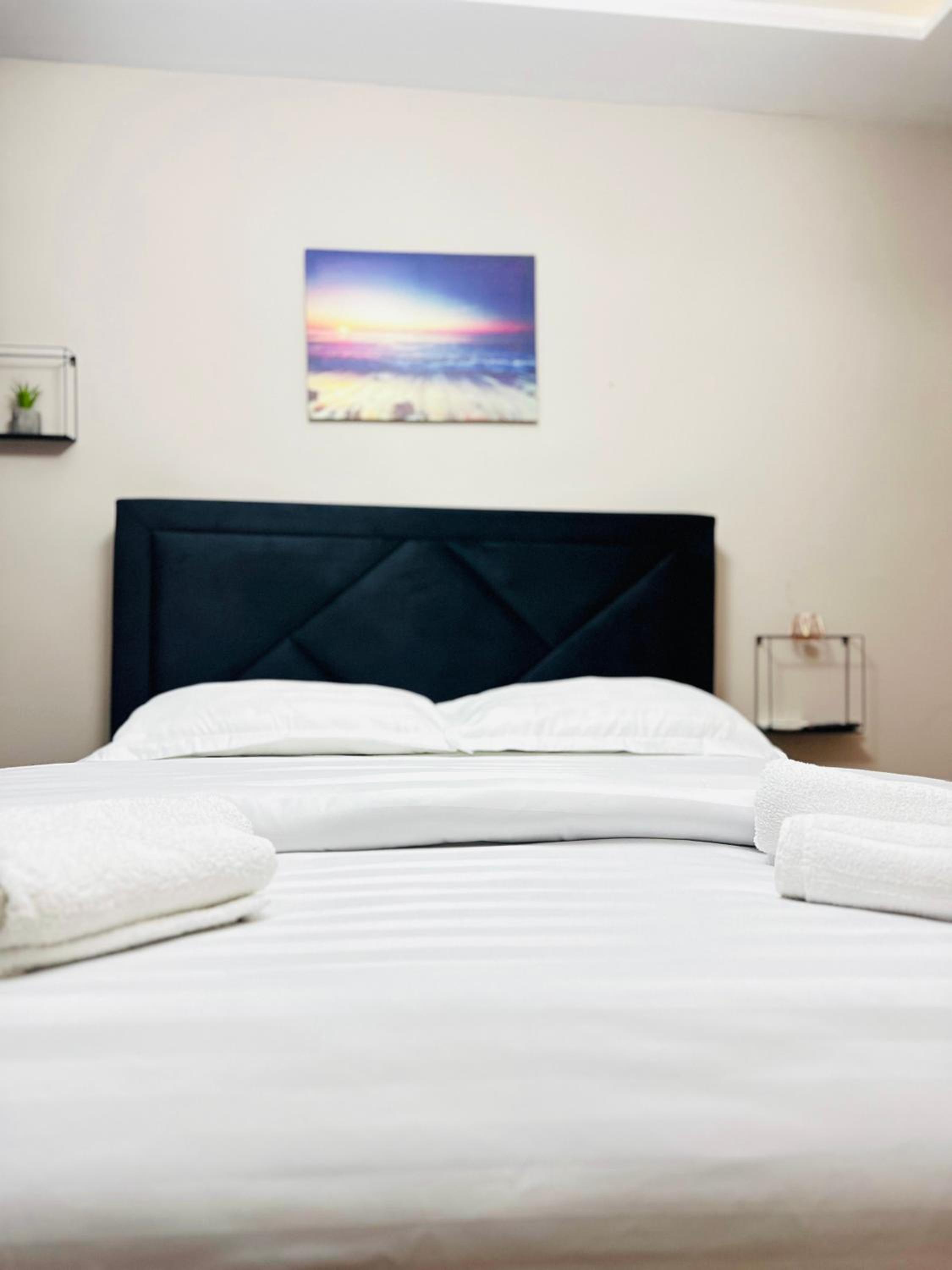Bllok: Central Cozy Stay, 24/7 Self Check-in