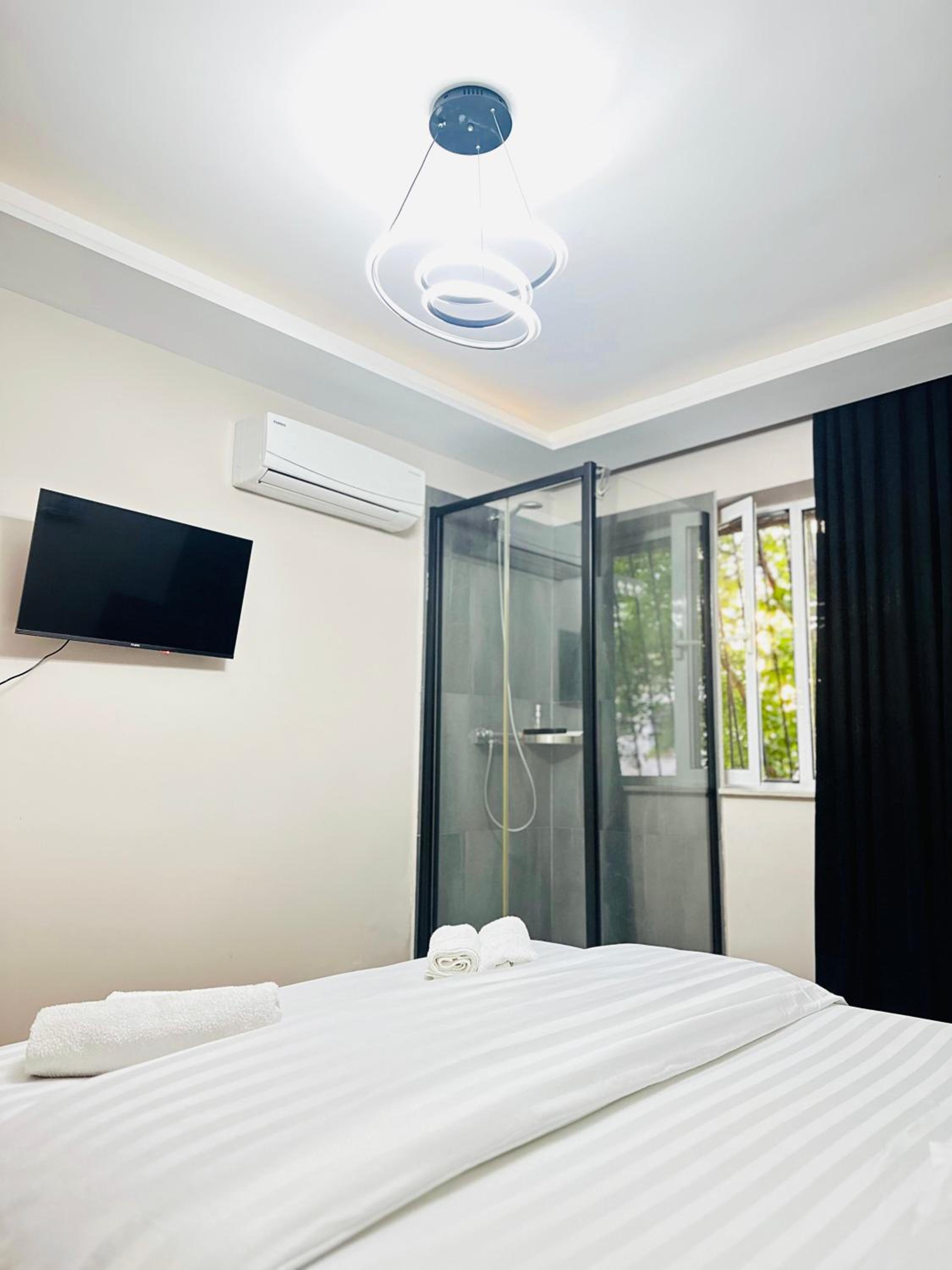 Bllok: Central Cozy Stay, 24/7 Self Check-in