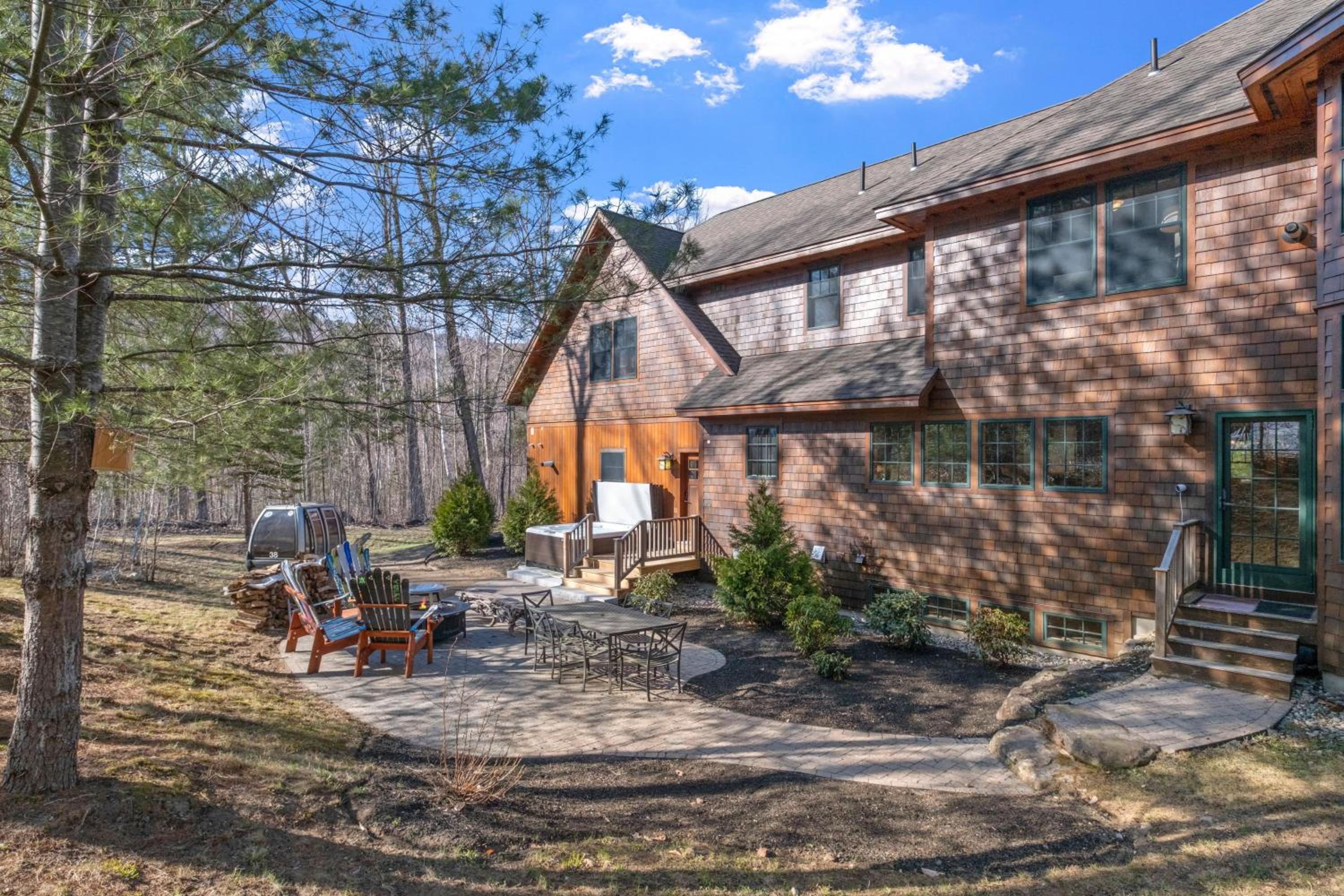 Luxury Family Lodge Hot Tub, Cinema, Game Room view 5