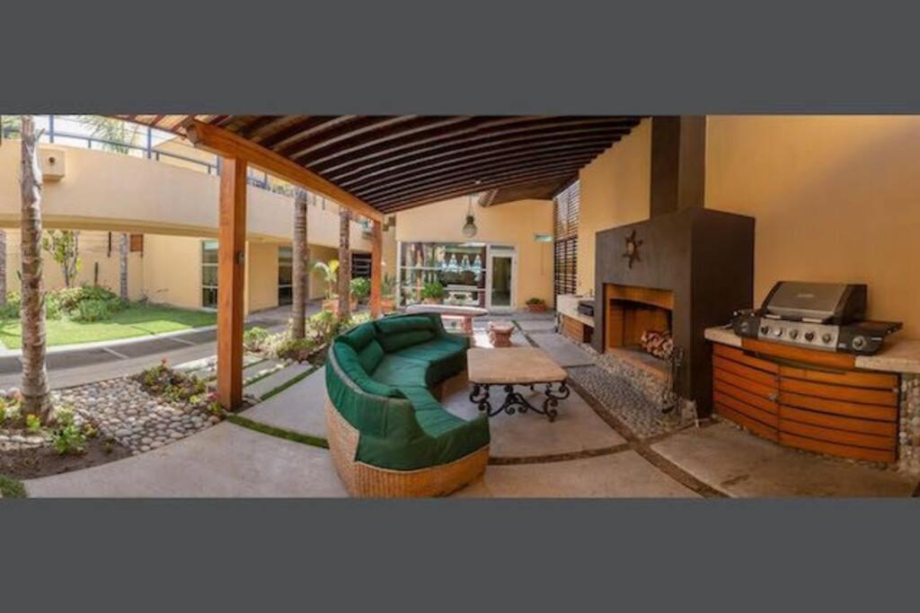 Fabulous Oceanfront Estate, Sleeps 24 Pool Jacuzzi view 3