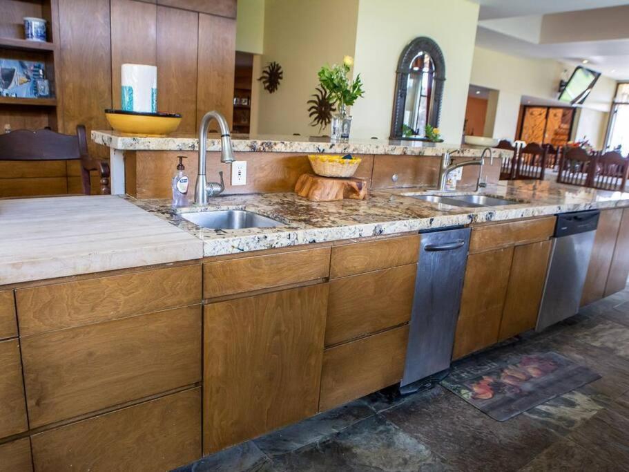 Fabulous Oceanfront Estate, Sleeps 24 Pool Jacuzzi view 4