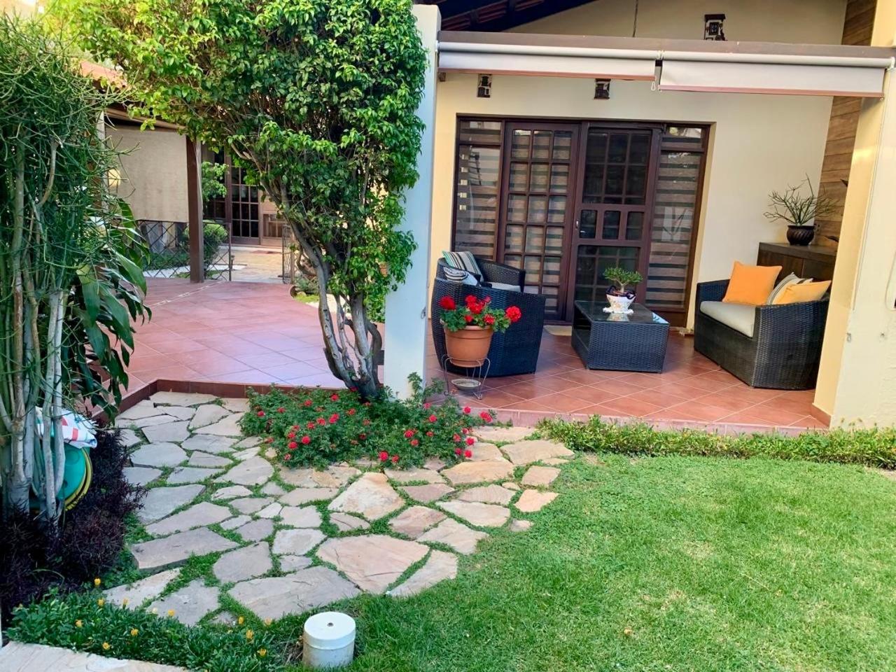 Apartamento con jardin