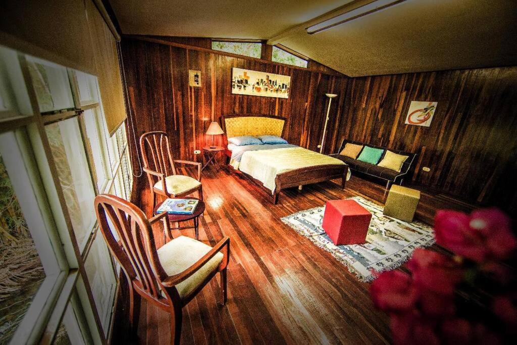 Rainforest Cabin in Escazu