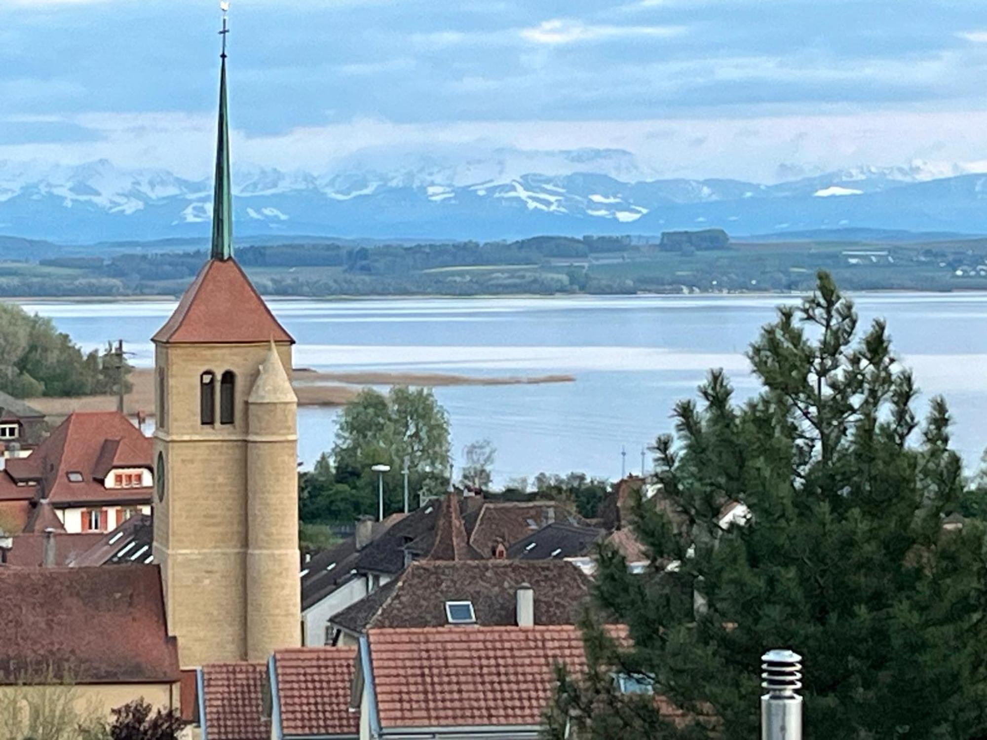 Spacieux attique avec vue sur le lac