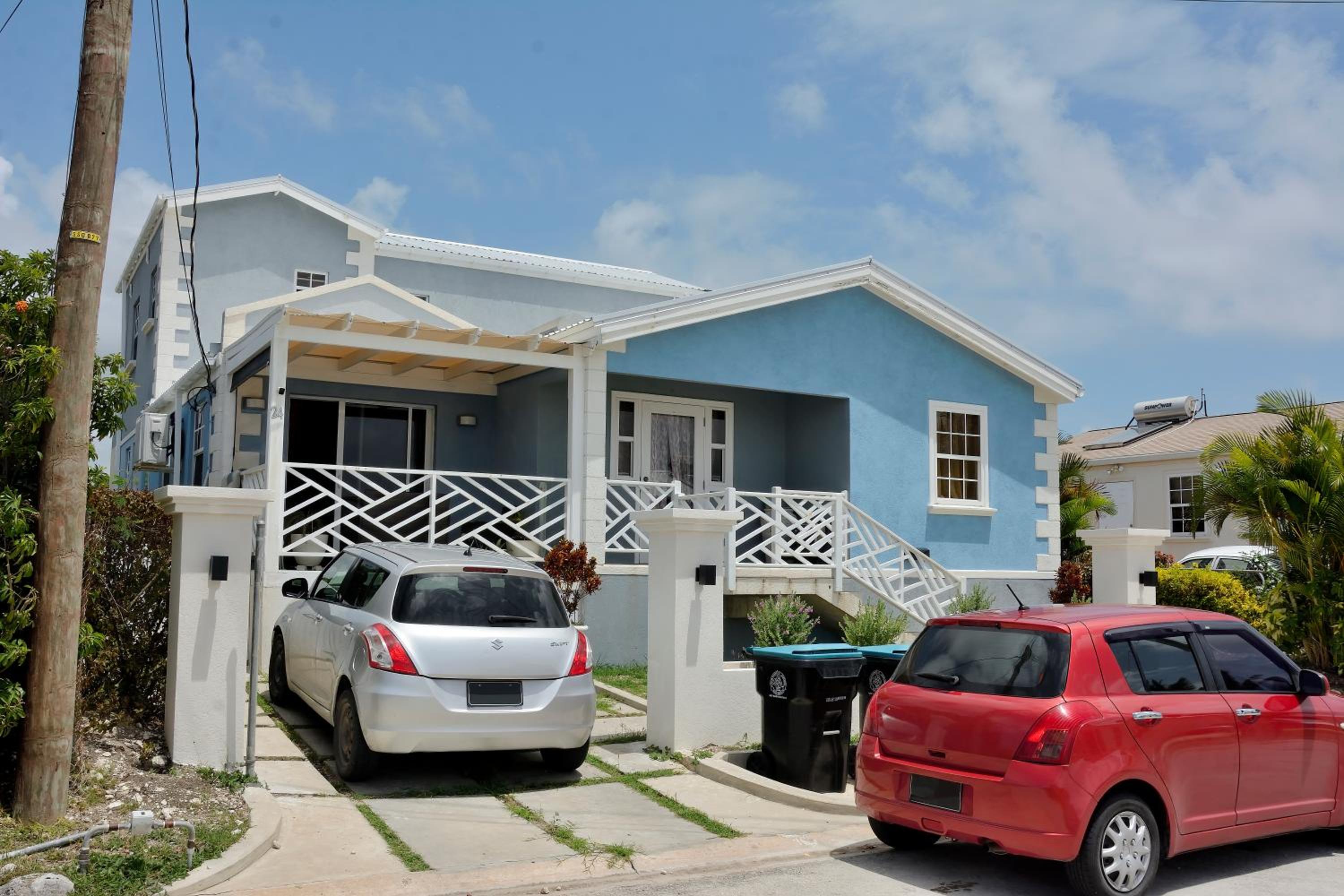 BreezeVille 2BR Cosy Apartment - with car optional