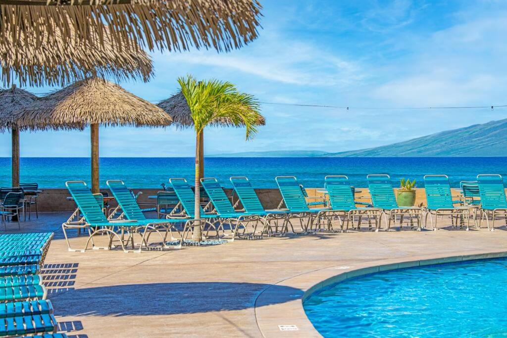 Royal Kahana 714- Updated ocean view Hawaiiana style 1 bedroom