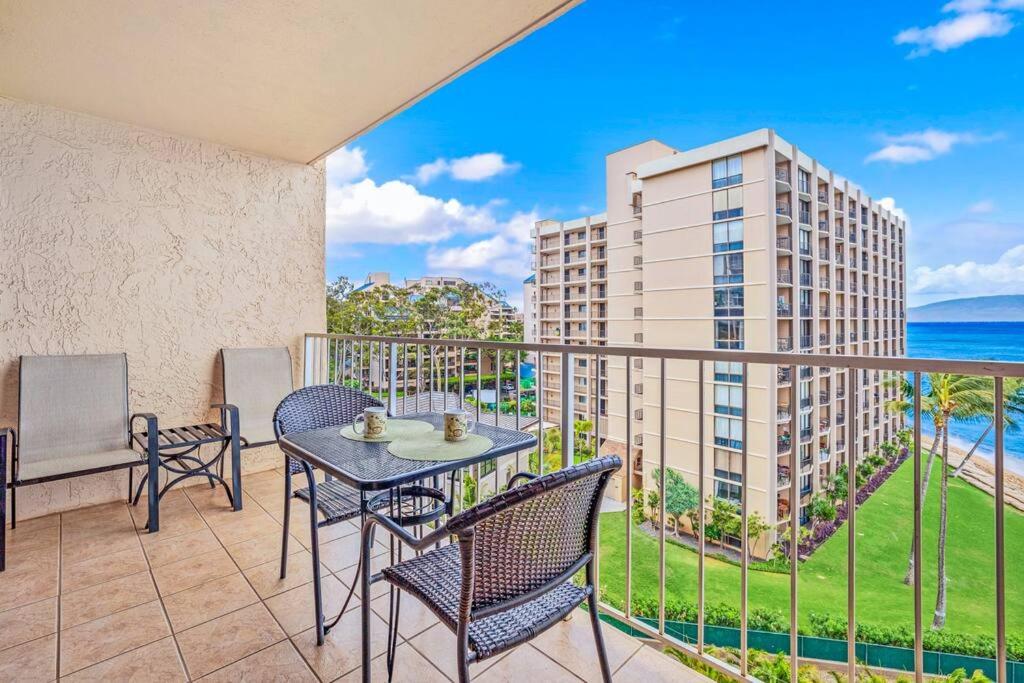 Royal Kahana 714- Updated ocean view Hawaiiana style 1 bedroom
